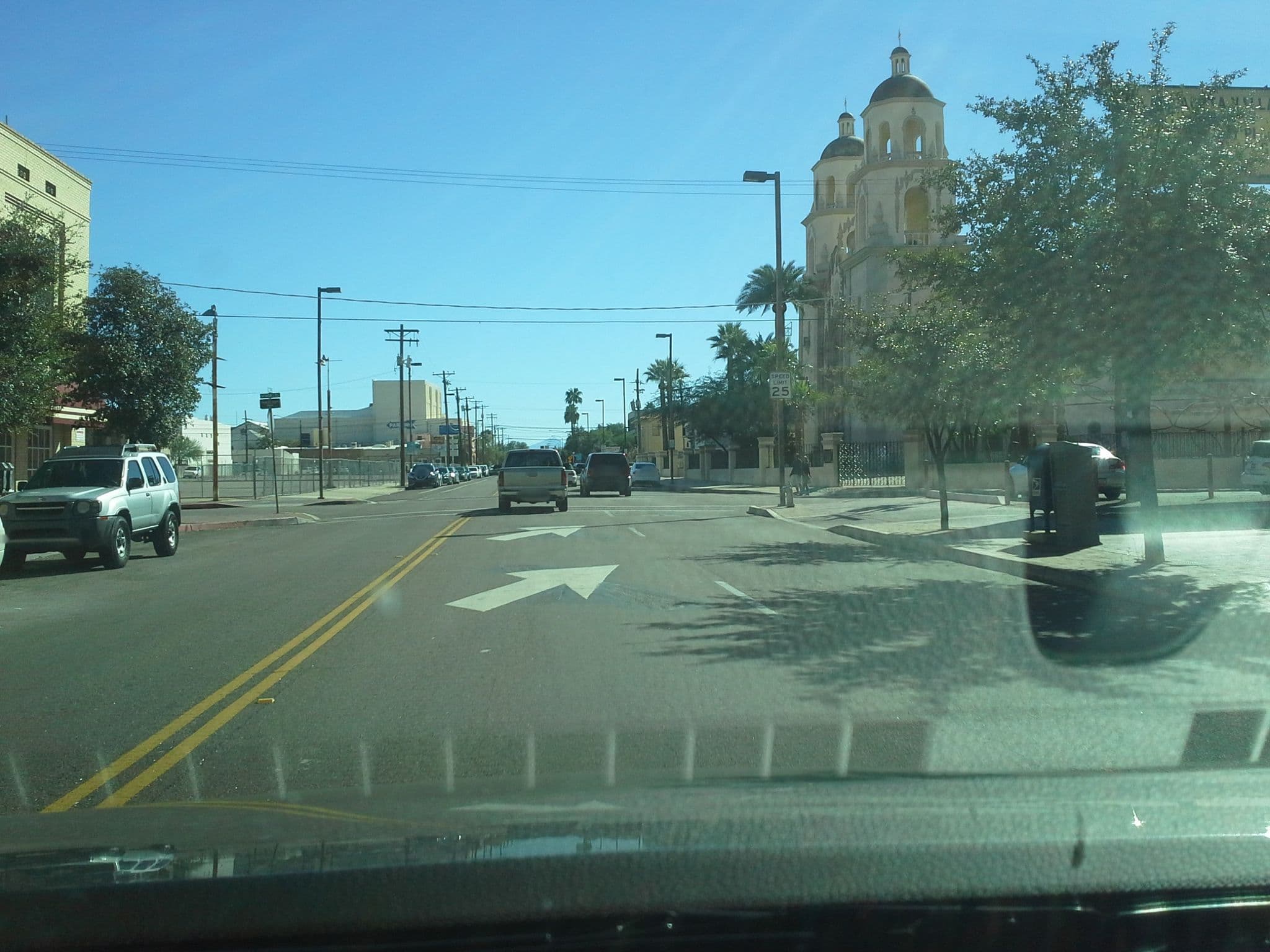 Street view near Hampton Inn by Hilton, South Tucson — © drkludge (CC BY-SA · Mapillary)