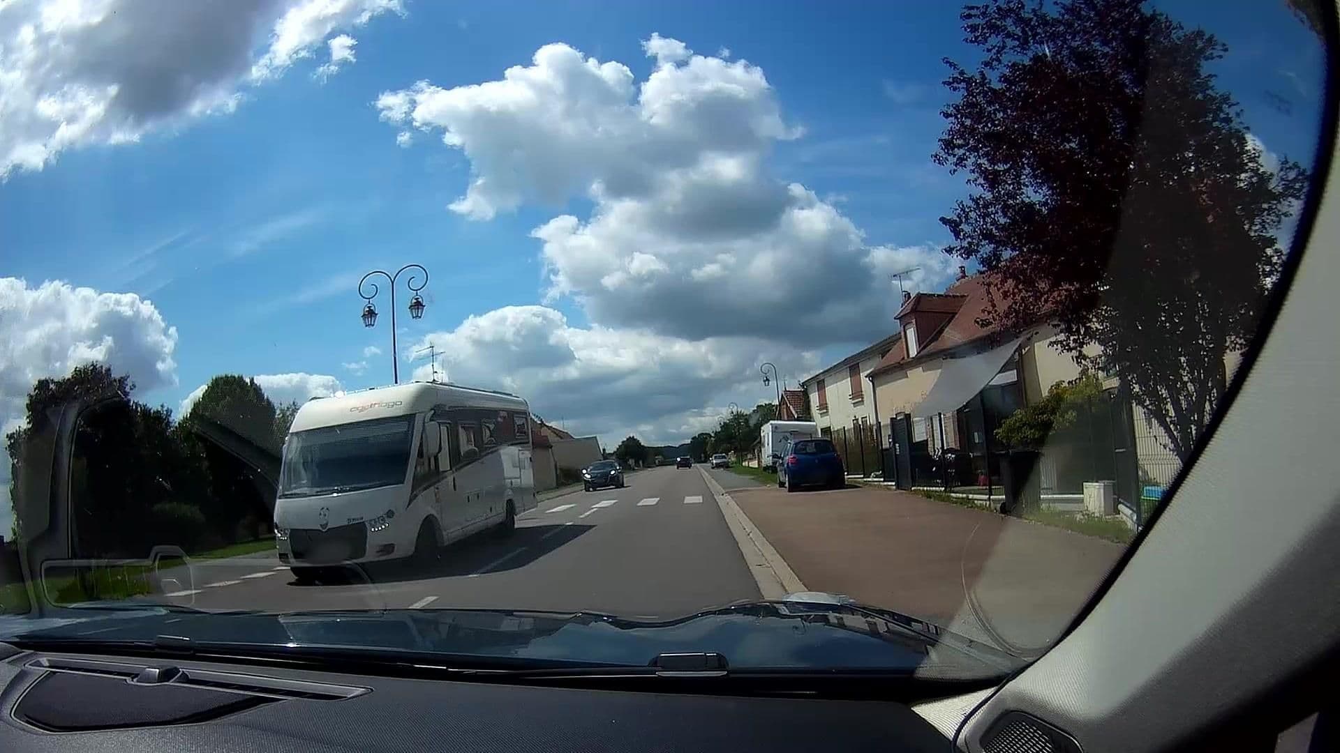 Street view near Gîte l'Effervescence, Sézanne — © micmin1972 (CC BY-SA · Mapillary)