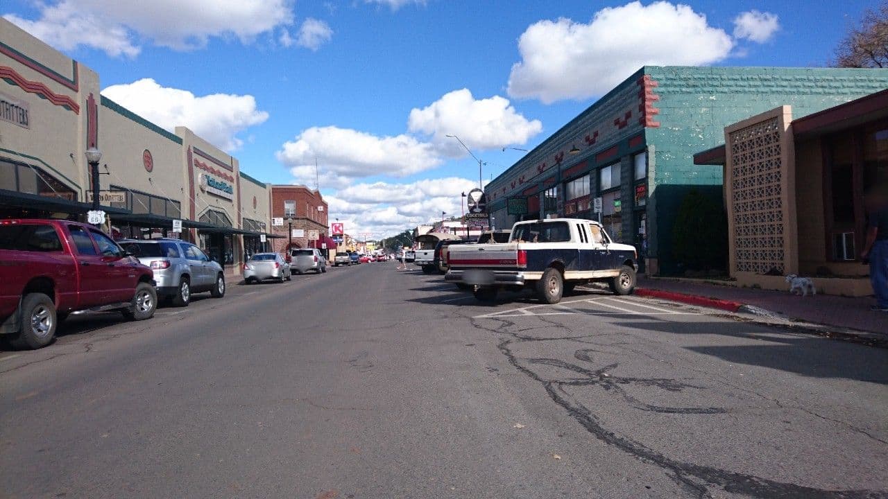 Street view near Motor Motel, Parks — © voschix (CC BY-SA · Mapillary)