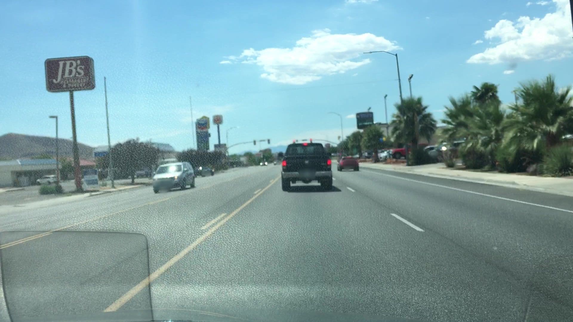 Street view near Rodeway Inn's swimming pool, Hurricane — © lvl5 (CC BY-SA · Mapillary)