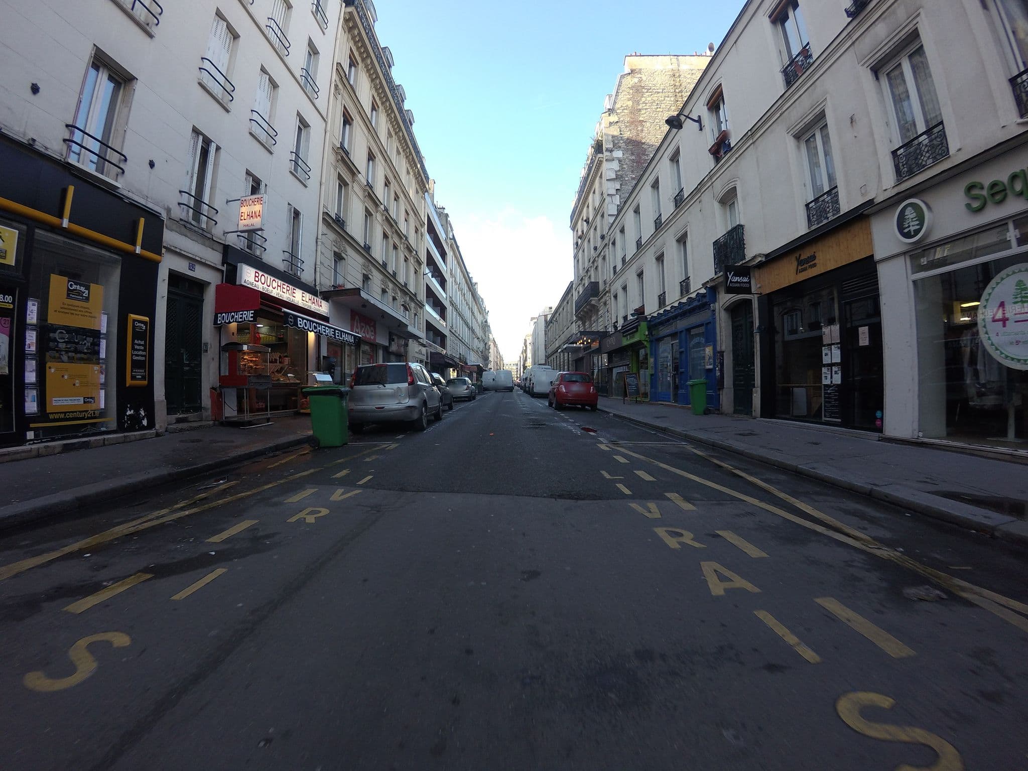 Street view near Hôtel des Bains, Paris 17 Batignolles-Monceau — © laurentlouf (CC BY-SA · Mapillary)