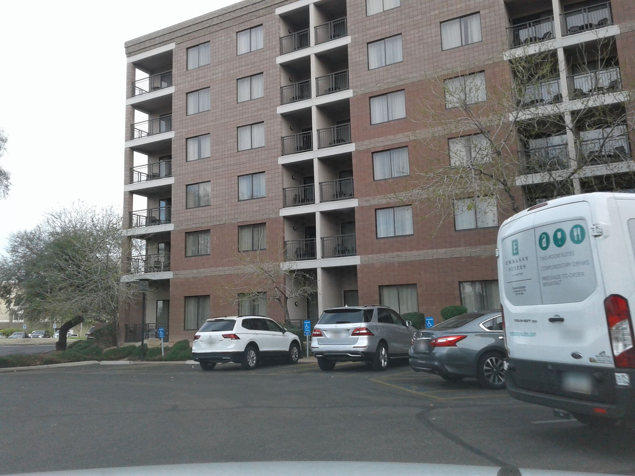 Street view near Embassy Suites Lobby, Paradise Valley — © drkludge (CC BY-SA · Mapillary)