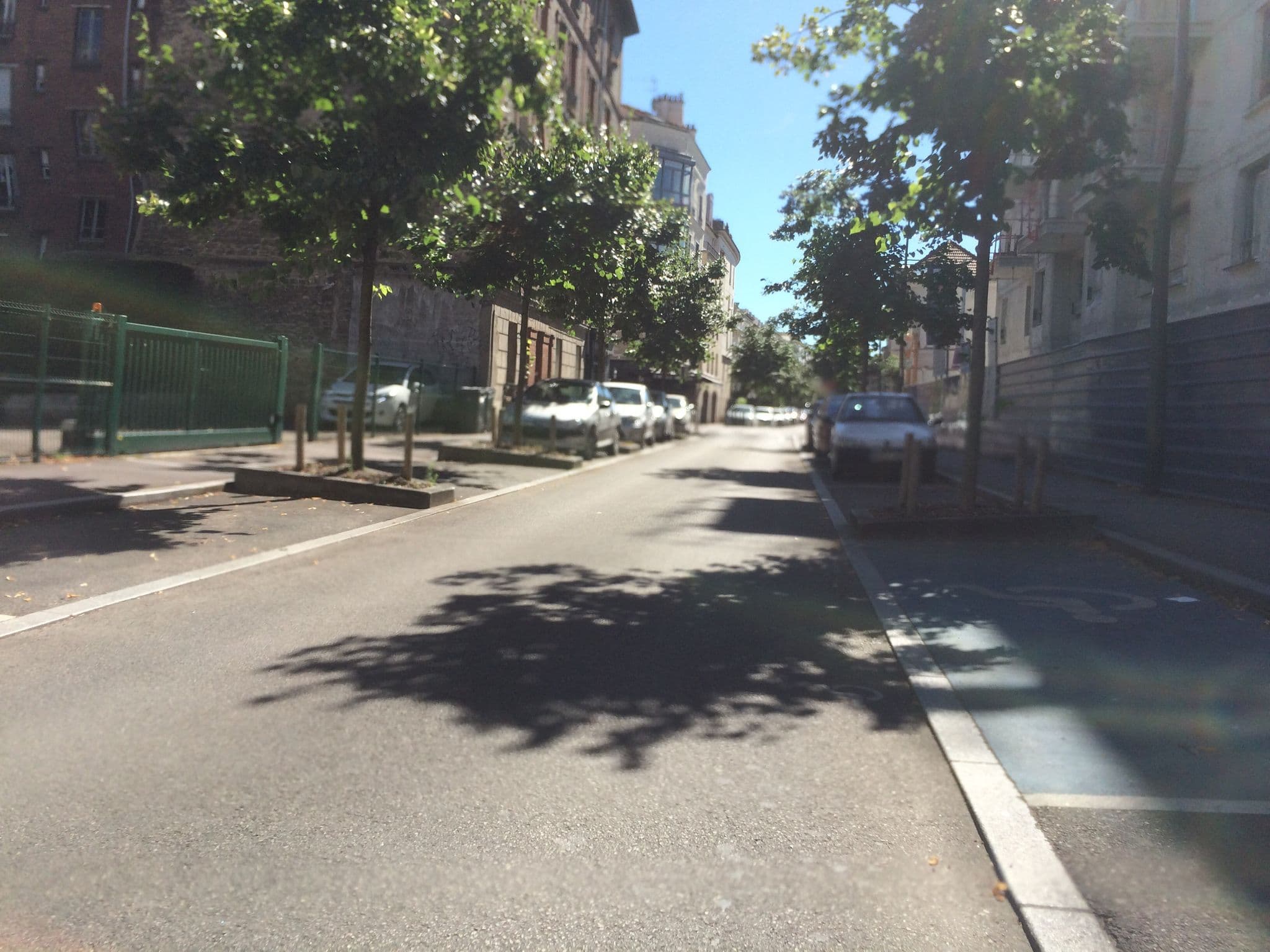 Street view near Adagio, Suresnes — © bfontaine (CC BY-SA · Mapillary)