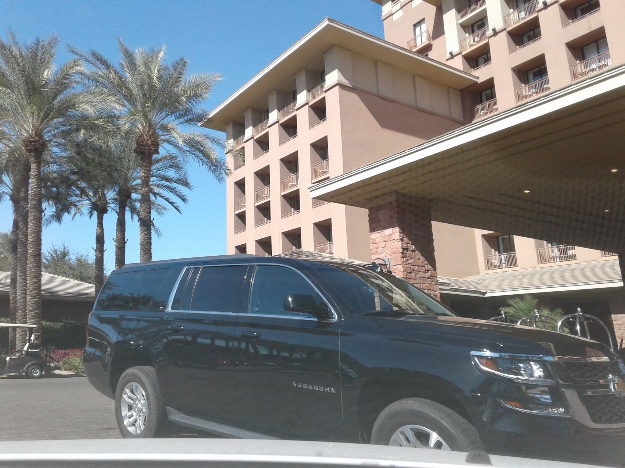 Street view near Royal Peaks Lounge, Paradise Valley — © drkludge (CC BY-SA · Mapillary)