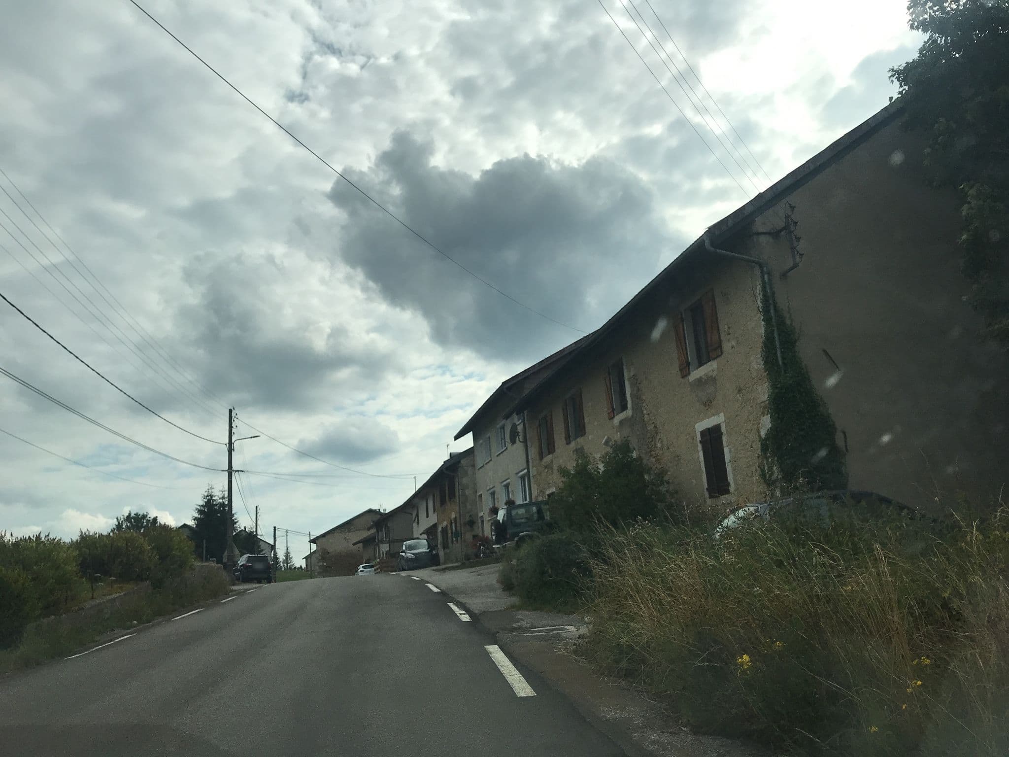 Street view near Les p'tites pistes, Longchaumois — © thepriben (CC BY-SA · Mapillary)