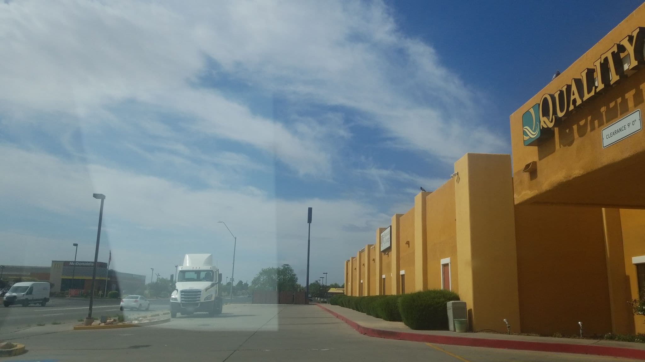 Street view near Best Western Adobe Inn, Winslow — © jbthemilker (CC BY-SA · Mapillary)