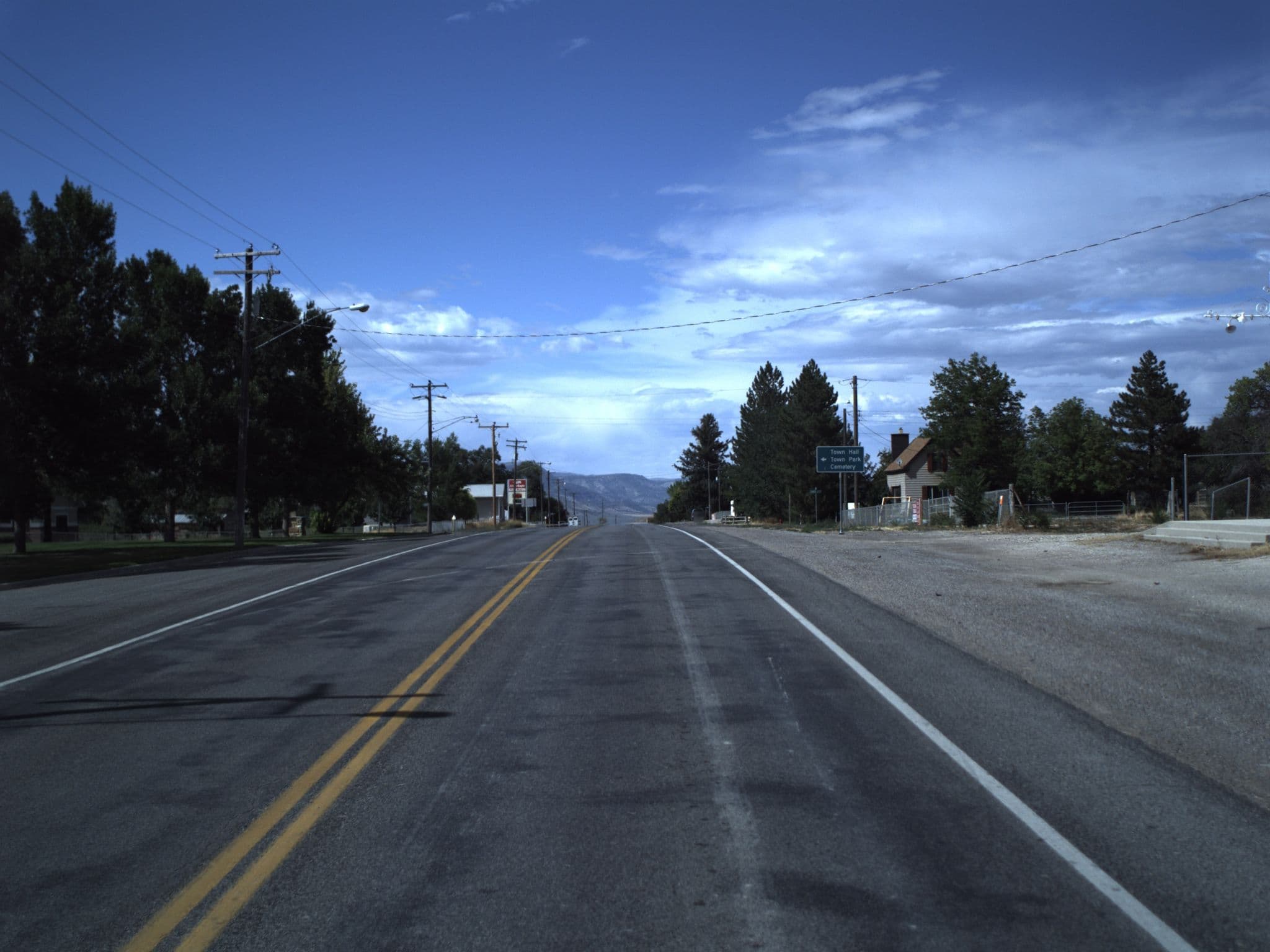Street view near Thomas Grocery (Airbnb), Manti — © asellars (CC BY-SA · Mapillary)