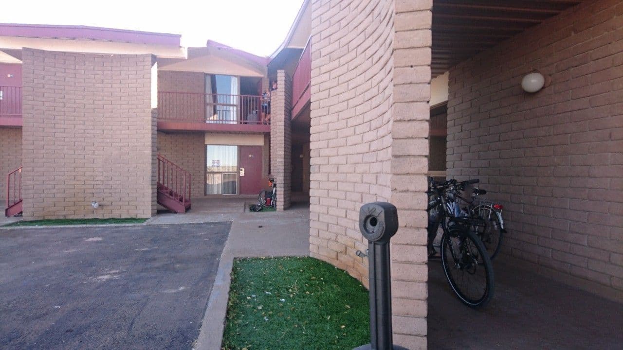 Street view near Comfort Inn, Houck — © voschix (CC BY-SA · Mapillary)