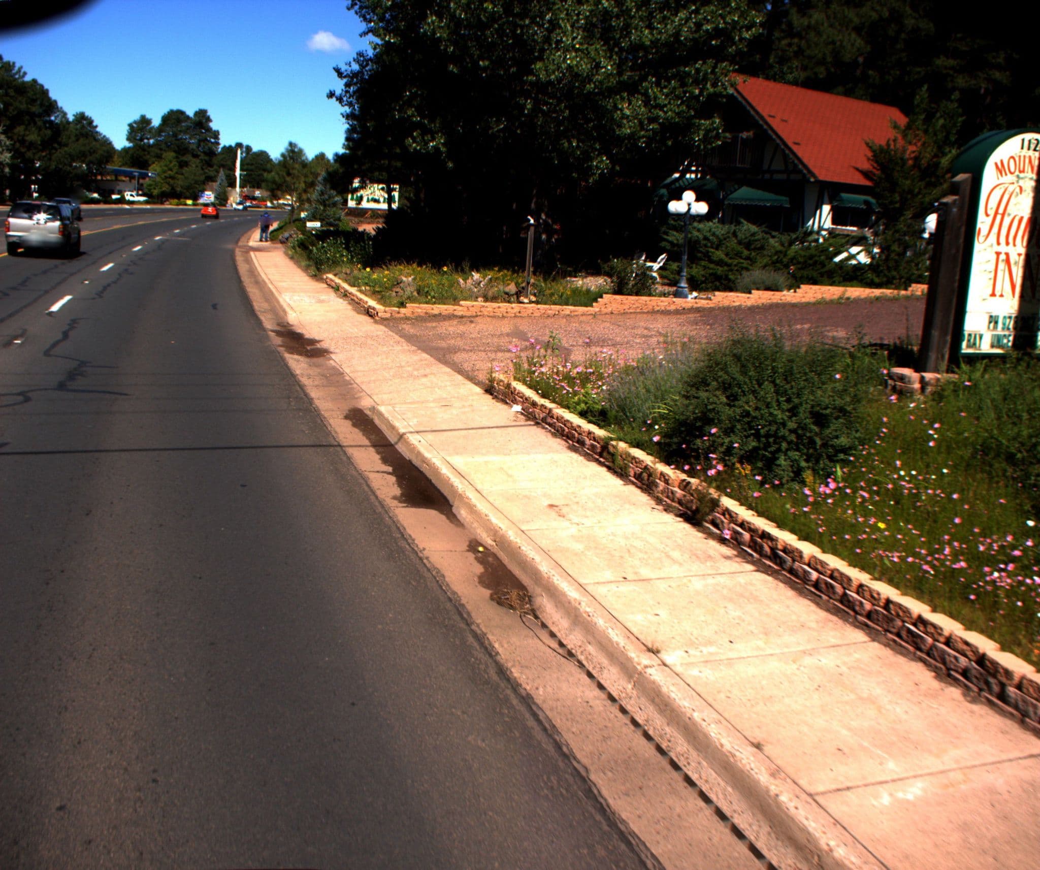 Street view near Super 8, Pinetop-Lakeside — © adotgis (CC BY-SA · Mapillary)