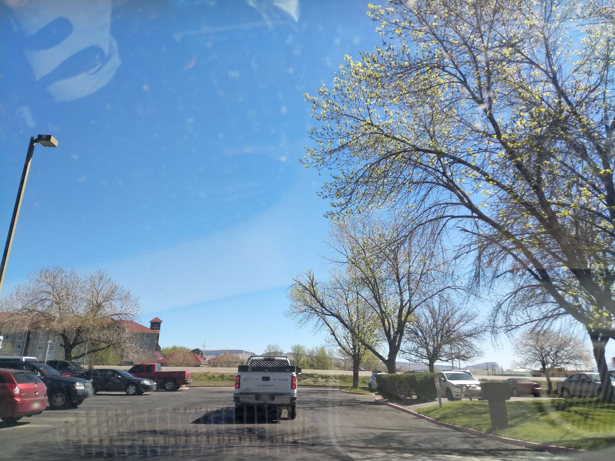 Street view near DoubleTree Pool, Fruitvale — © vorpalblade (CC BY-SA · Mapillary)