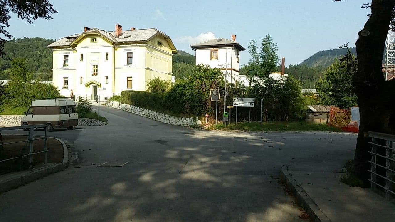 Street view near Sunrose 7 - Heritage Boutique Hotel, Bohinjska Bistrica — © rab (CC BY-SA · Mapillary)