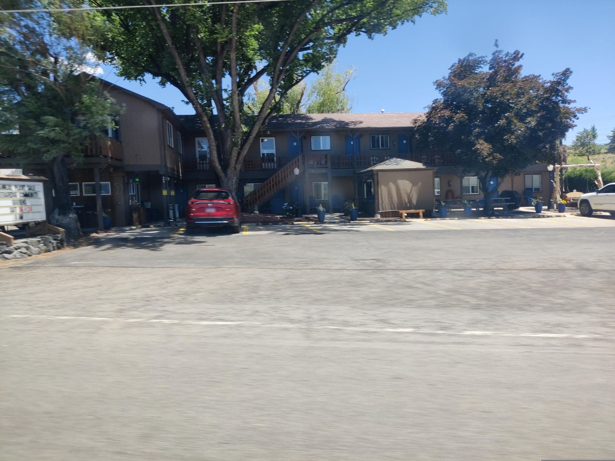 Street view near Tri-R Motel, Cedaredge — © vorpalblade (CC BY-SA · Mapillary)