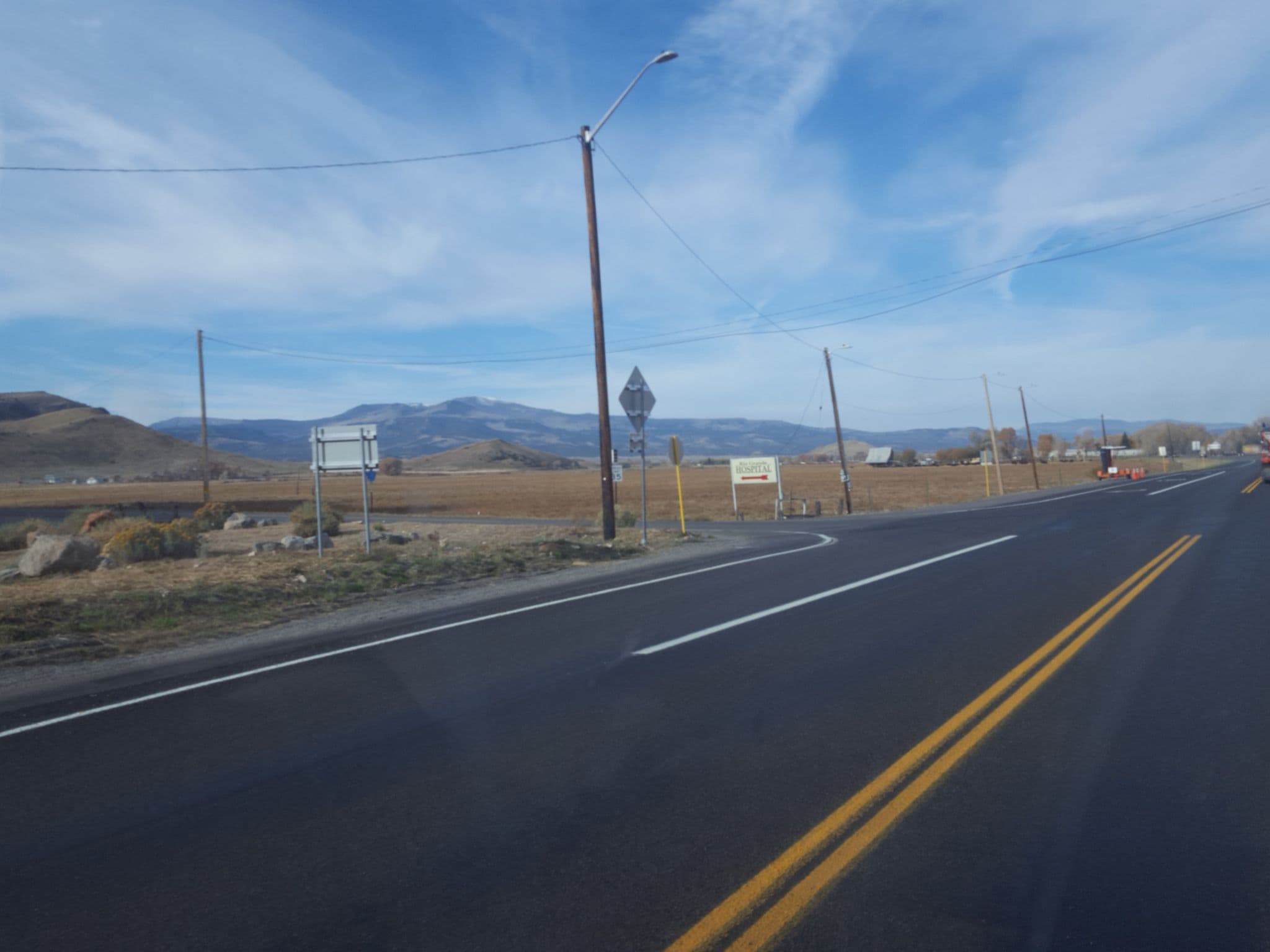 Street view near La Casita Bonita Inn, Del Norte — © jbthemilker (CC BY-SA · Mapillary)