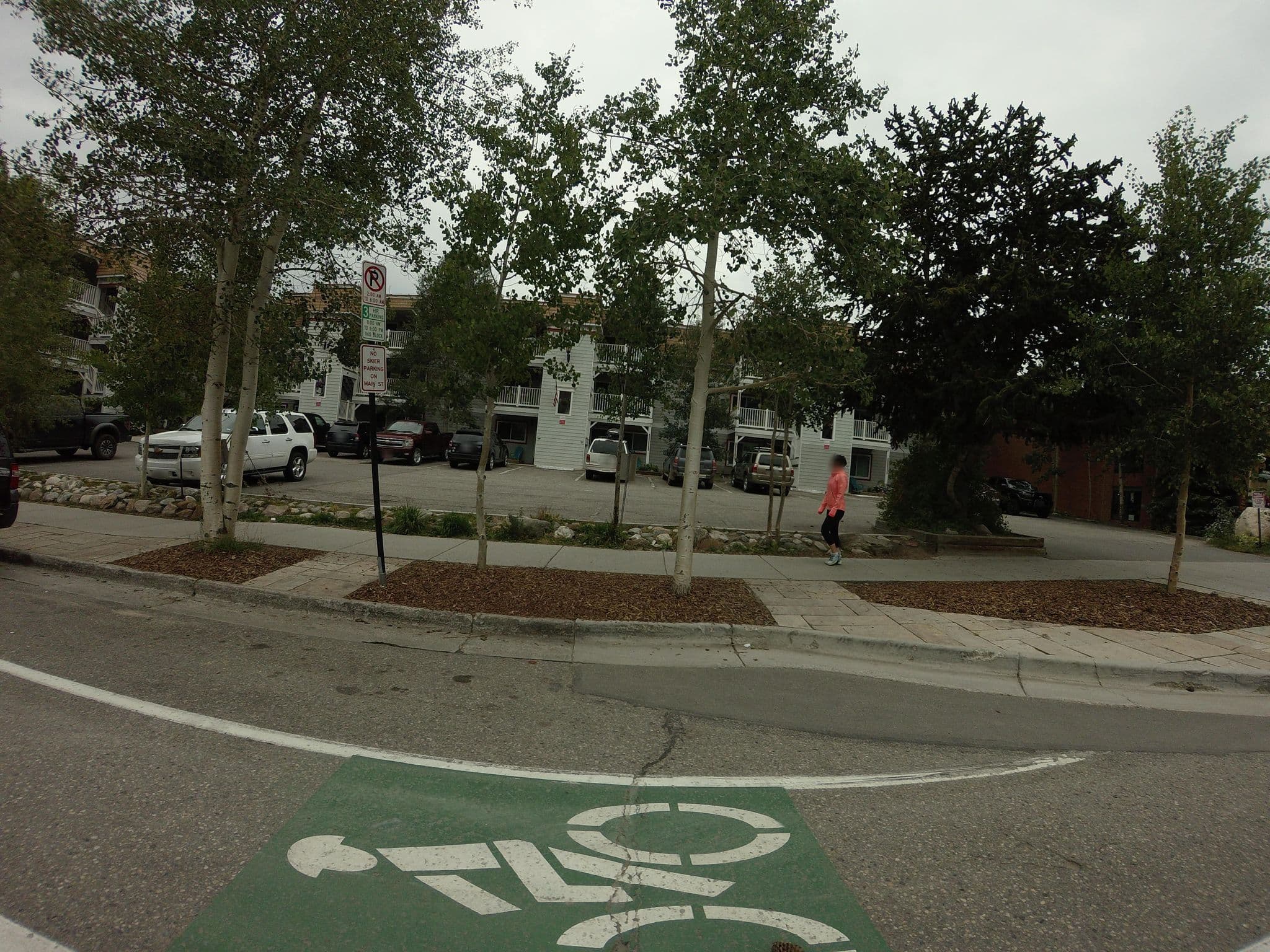 Street view near Kitty's Castle, Silverthorne — © talllguy (CC BY-SA · Mapillary)