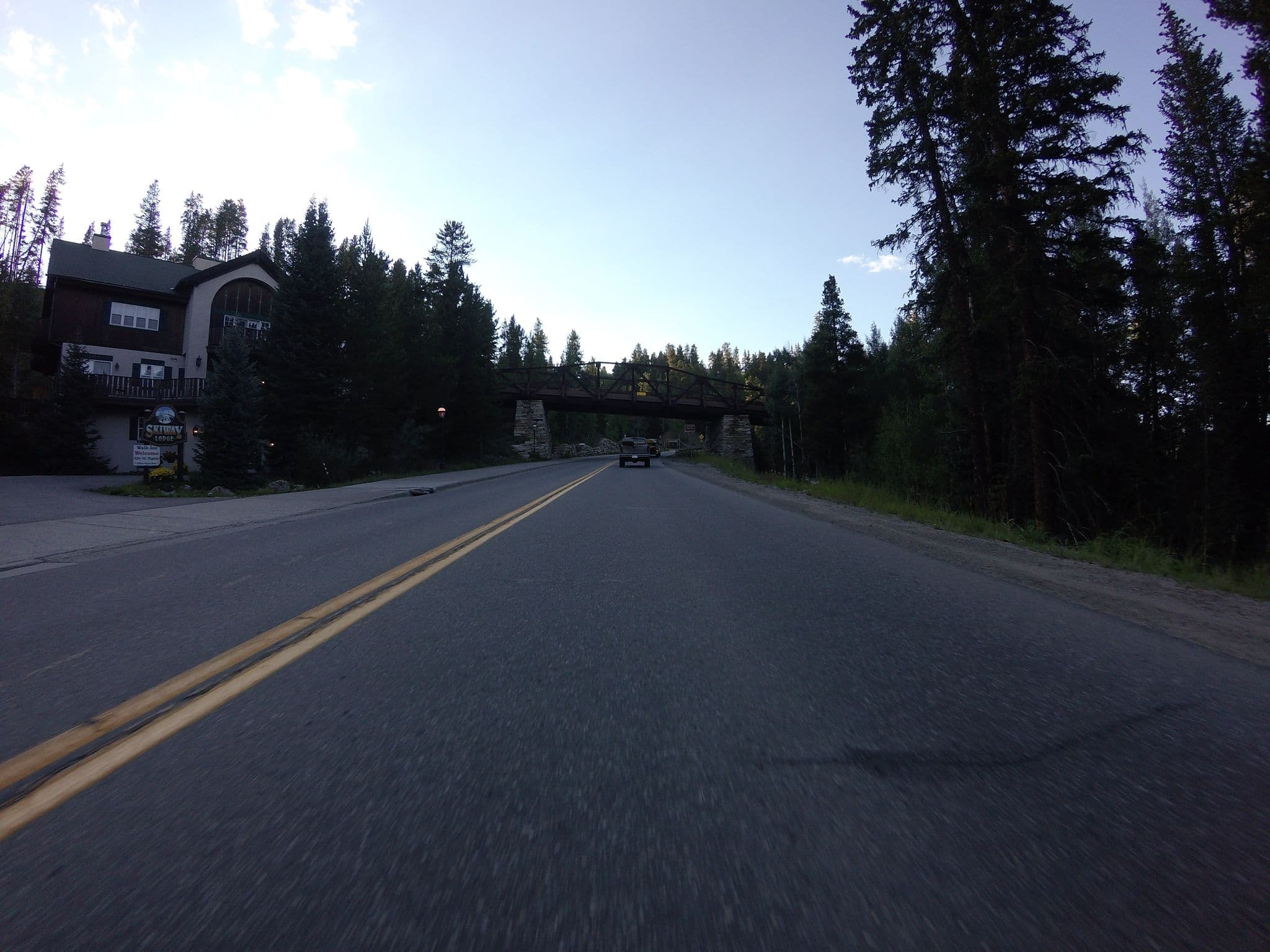 Street view near Skiway Lodge, Silverthorne — © talllguy (CC BY-SA · Mapillary)