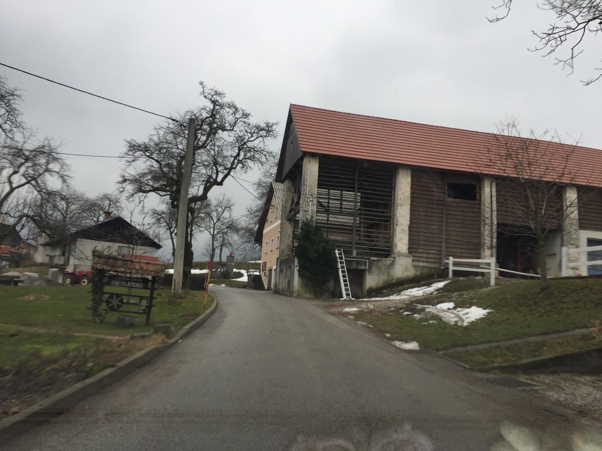 Street view near Pri Flandru, Cerkno — © igorzo (CC BY-SA · Mapillary)