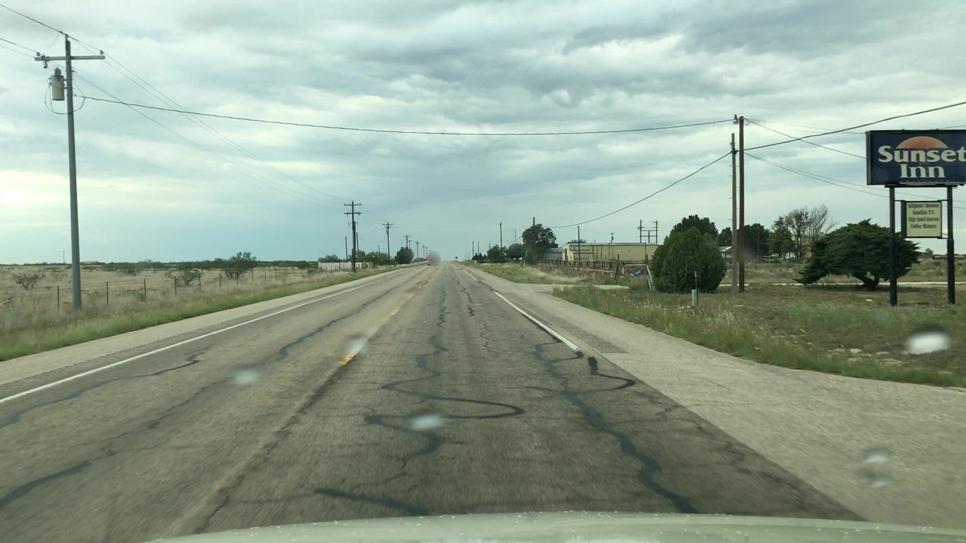 Street view near Sunset Inn, Lovington — © lvl5 (CC BY-SA · Mapillary)