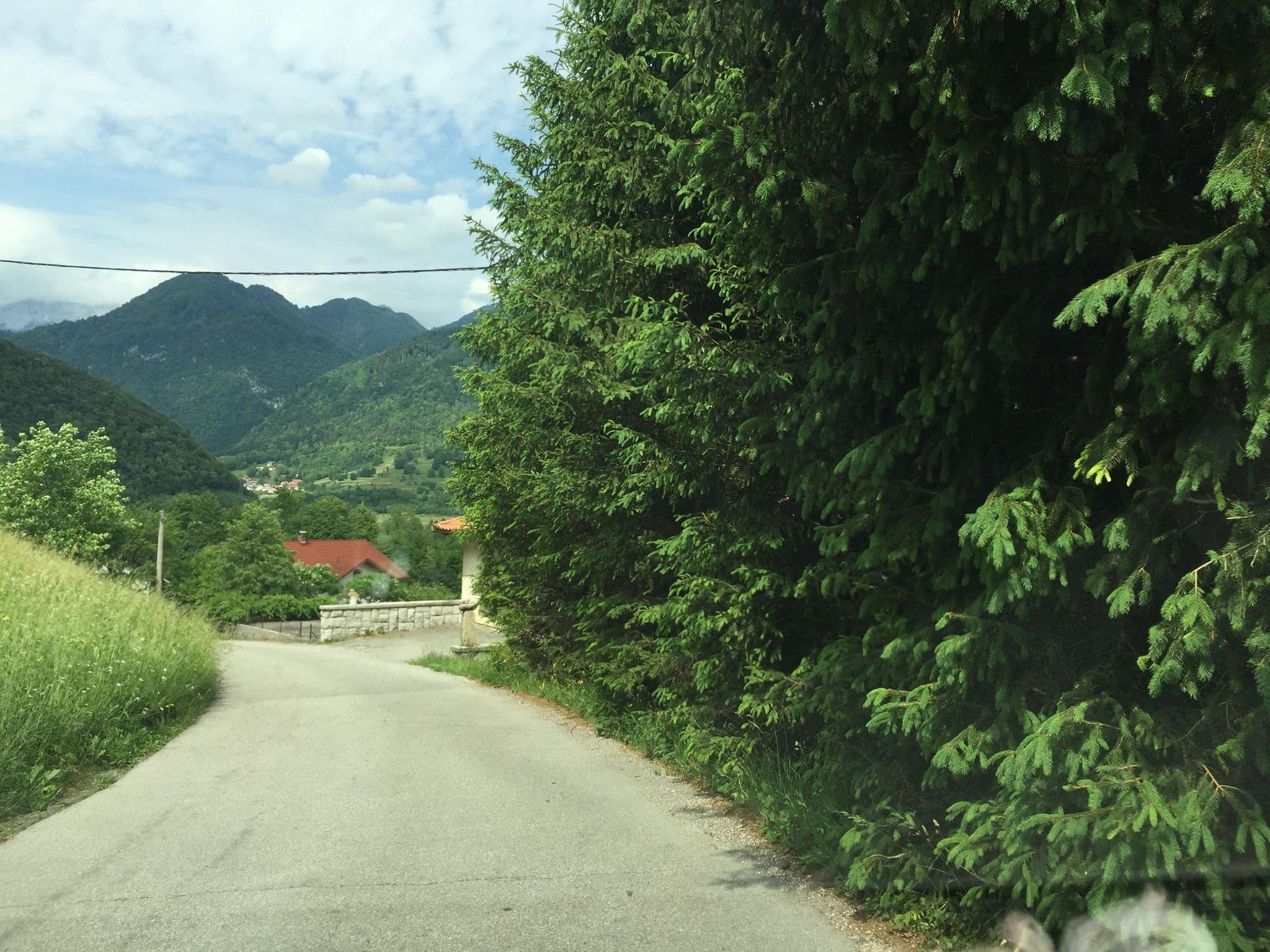 Street view near Tulie, Tolmin — © igorzo (CC BY-SA · Mapillary)
