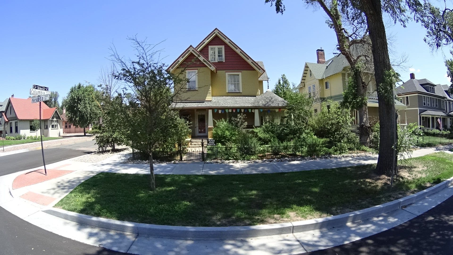 Street view near Lennox House Bed & Breakfast, Colorado Springs — © marker_geo (CC BY-SA · Mapillary)