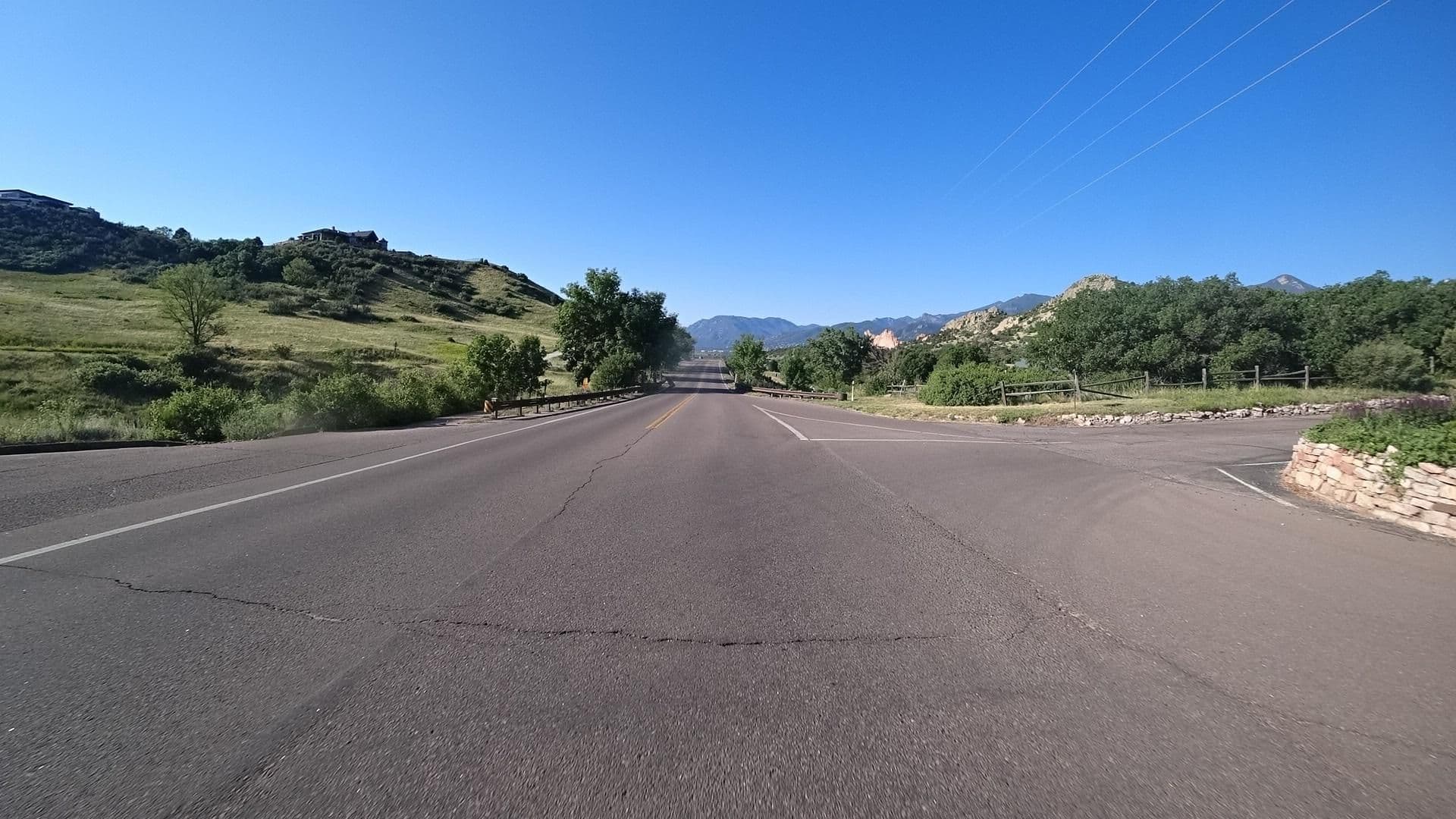 Street view near Glen Eyrie Home Of The Navigators, Manitou Springs — © marker_geo (CC BY-SA · Mapillary)