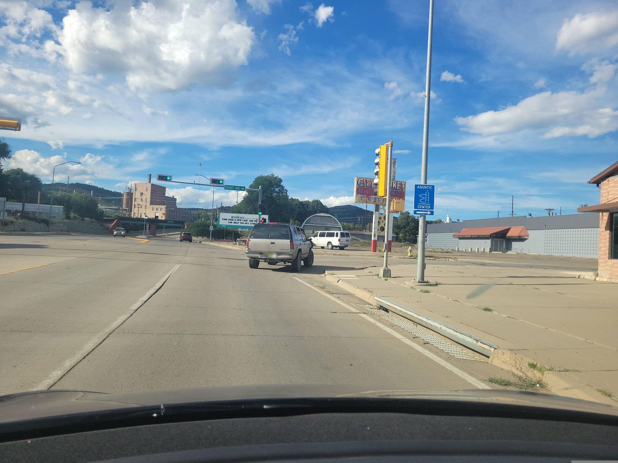 Street view near El Rancho Motel, Raton — © Montrose_Lyle (CC BY-SA · Mapillary)