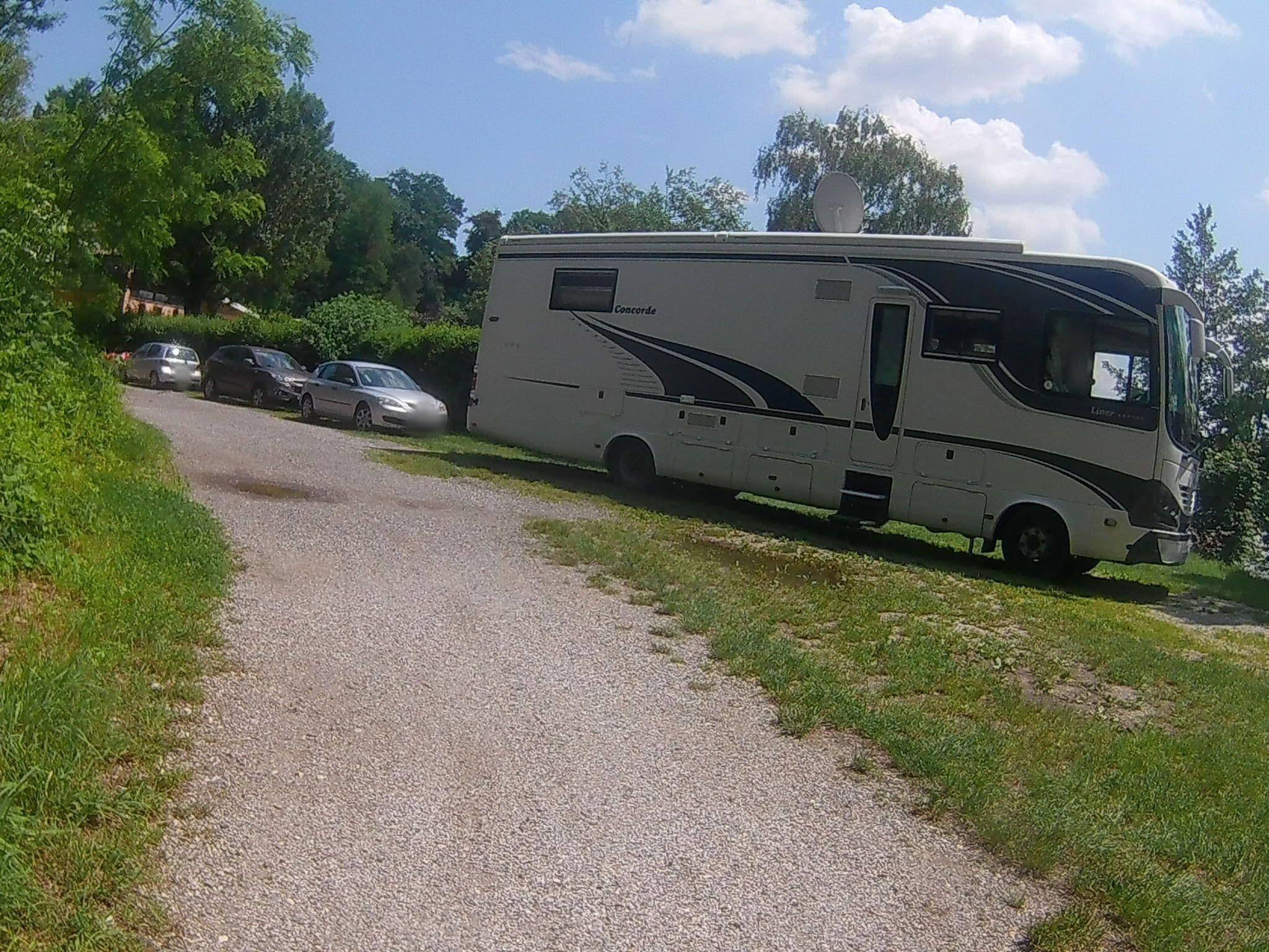 Street view near Koblarjev zaliv, Kamnica — © buma (CC BY-SA · Mapillary)