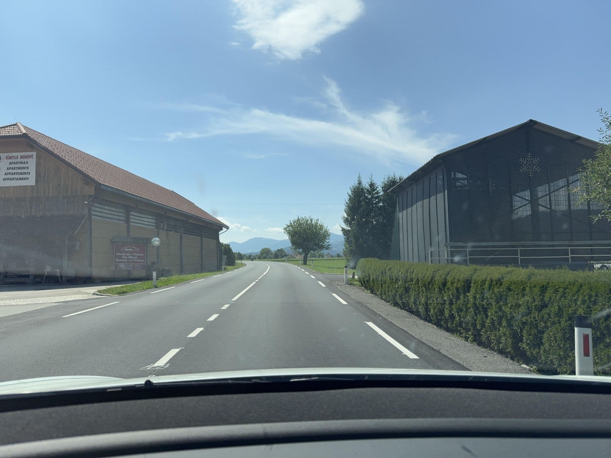 Street view near Brinečev kmečki mlin, Mozirje — © ottor (CC BY-SA · Mapillary)