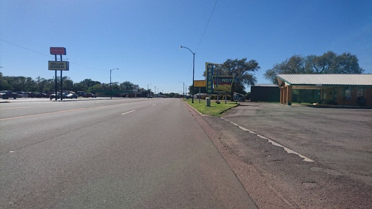 Street view near Western Motel, Erick — © voschix (CC BY-SA · Mapillary)