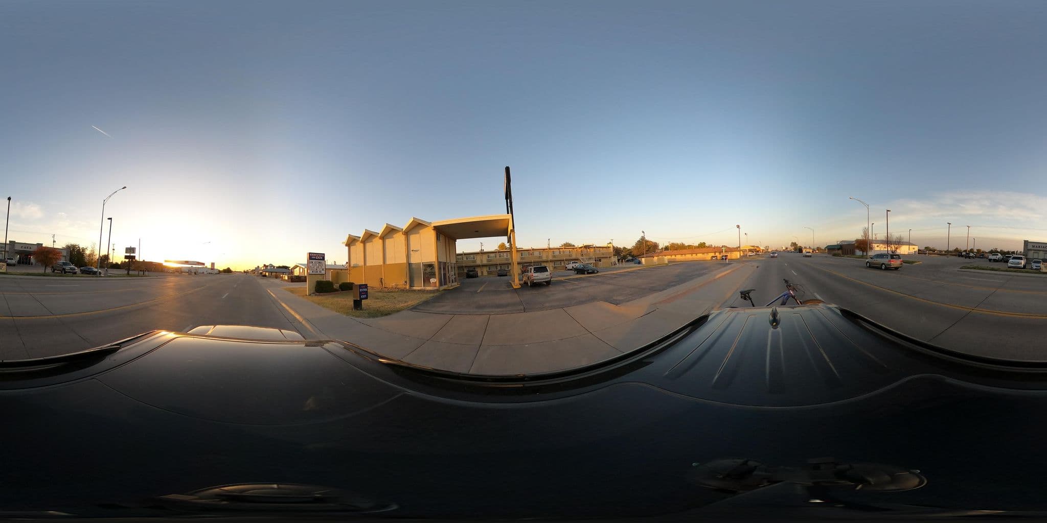 Street view near Rodeway Inn, Dodge City — © justinmeyers (CC BY-SA · Mapillary)