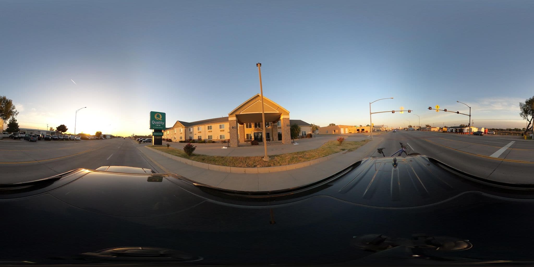 Street view near Comfort Suites, Dodge City — © justinmeyers (CC BY-SA · Mapillary)