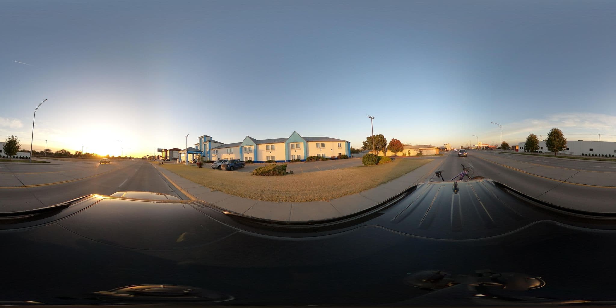 Street view near Holiday Inn Express Dodge City - Closed, Dodge City — © justinmeyers (CC BY-SA · Mapillary)