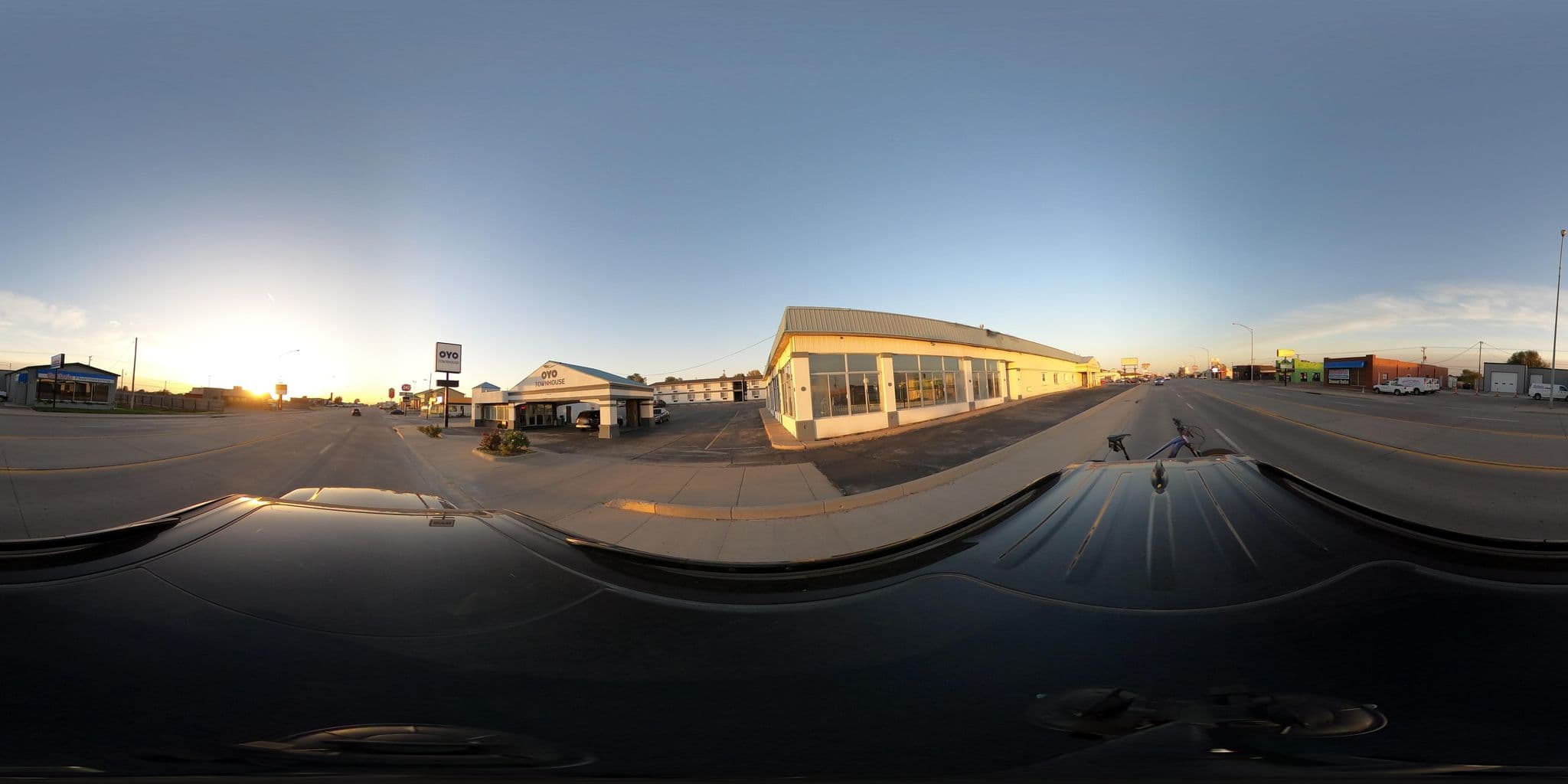 Street view near OYO Townhouse Dodge City, Dodge City — © justinmeyers (CC BY-SA · Mapillary)