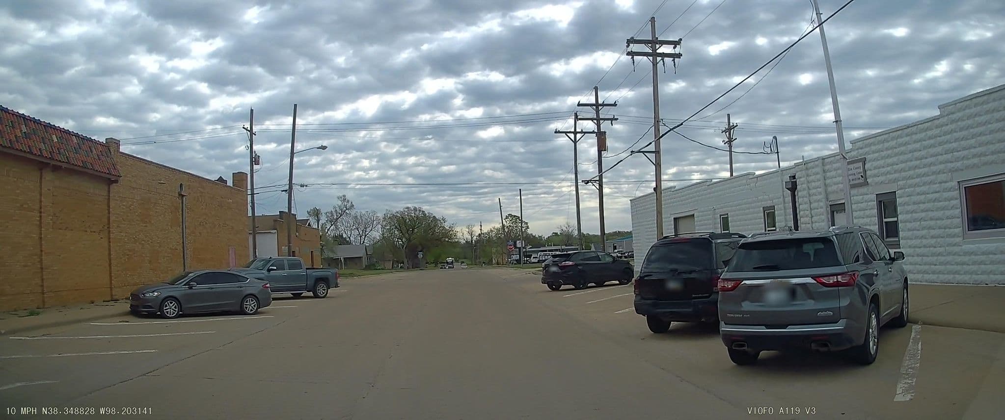 Street view near Ly-Kan Hotel, Nickerson — © bundlegut (CC BY-SA · Mapillary)