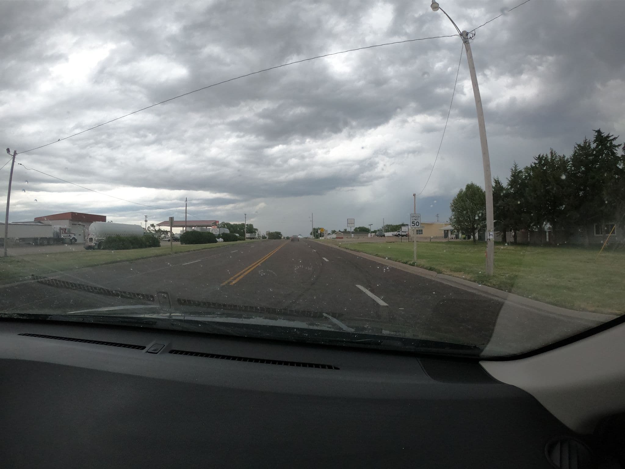 Street view near Lock N Load Lodging, Osborne — © toebee (CC BY-SA · Mapillary)