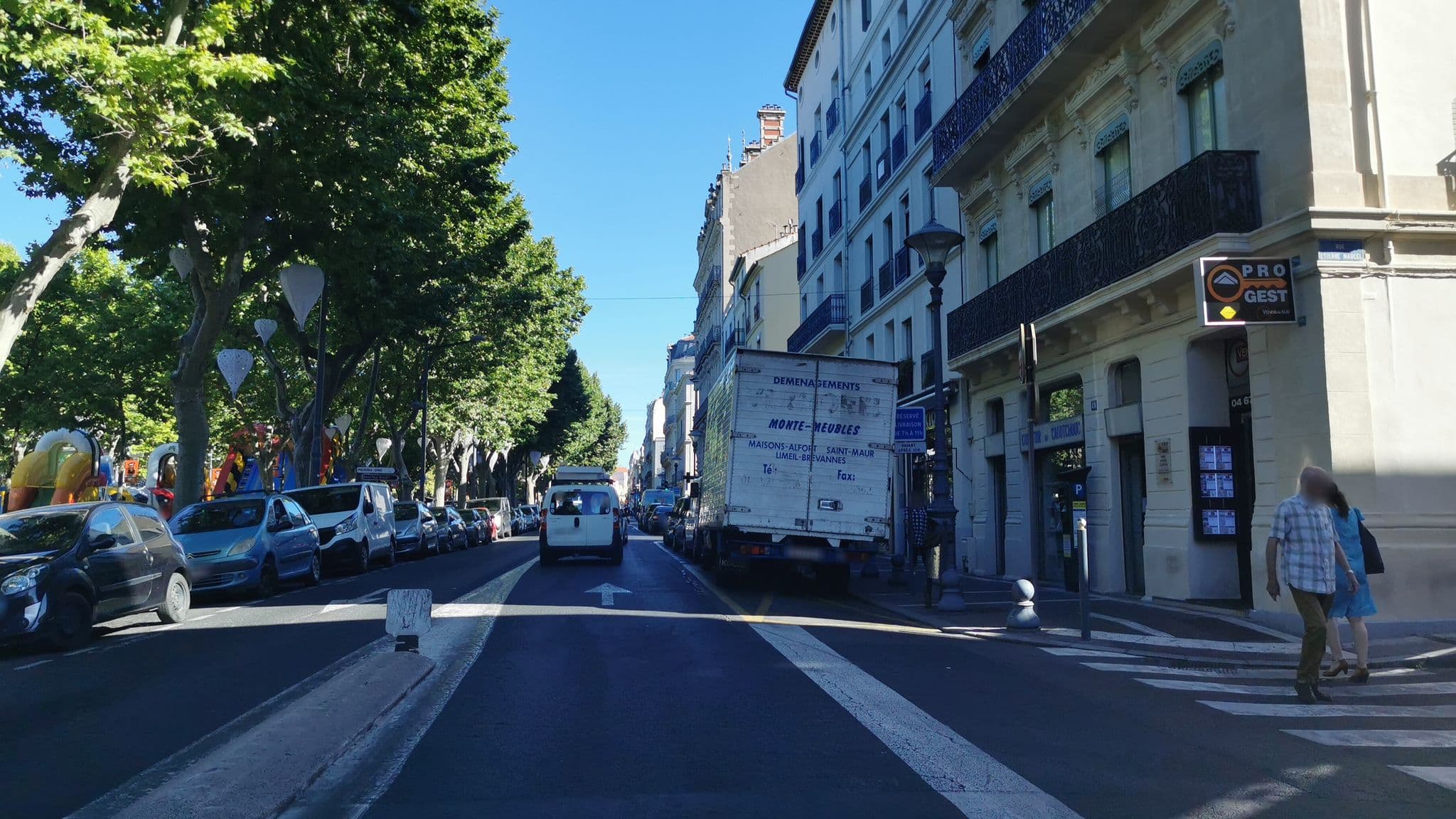 Street view near Hôtel Confort, Béziers — © percherie (CC BY-SA · Mapillary)