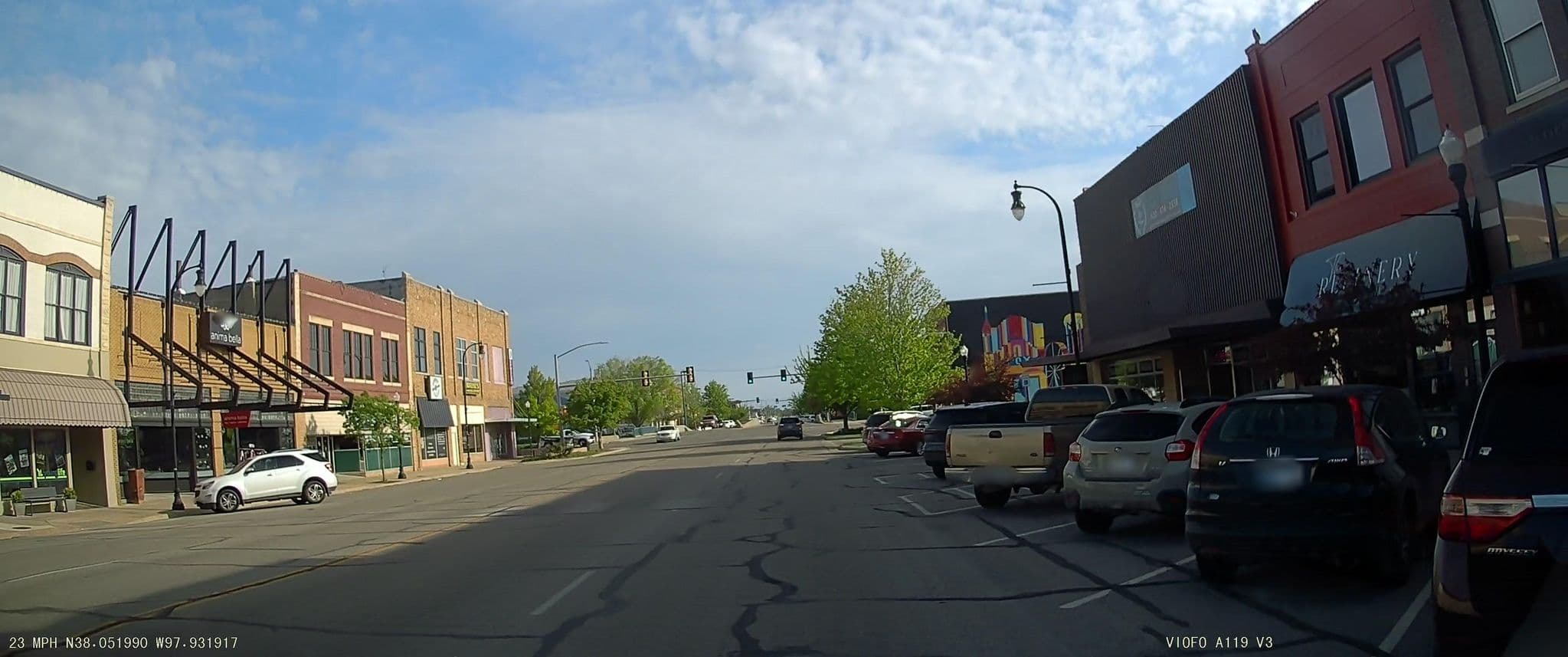 Street view near Alaskan Motel, Hutchinson — © bundlegut (CC BY-SA · Mapillary)
