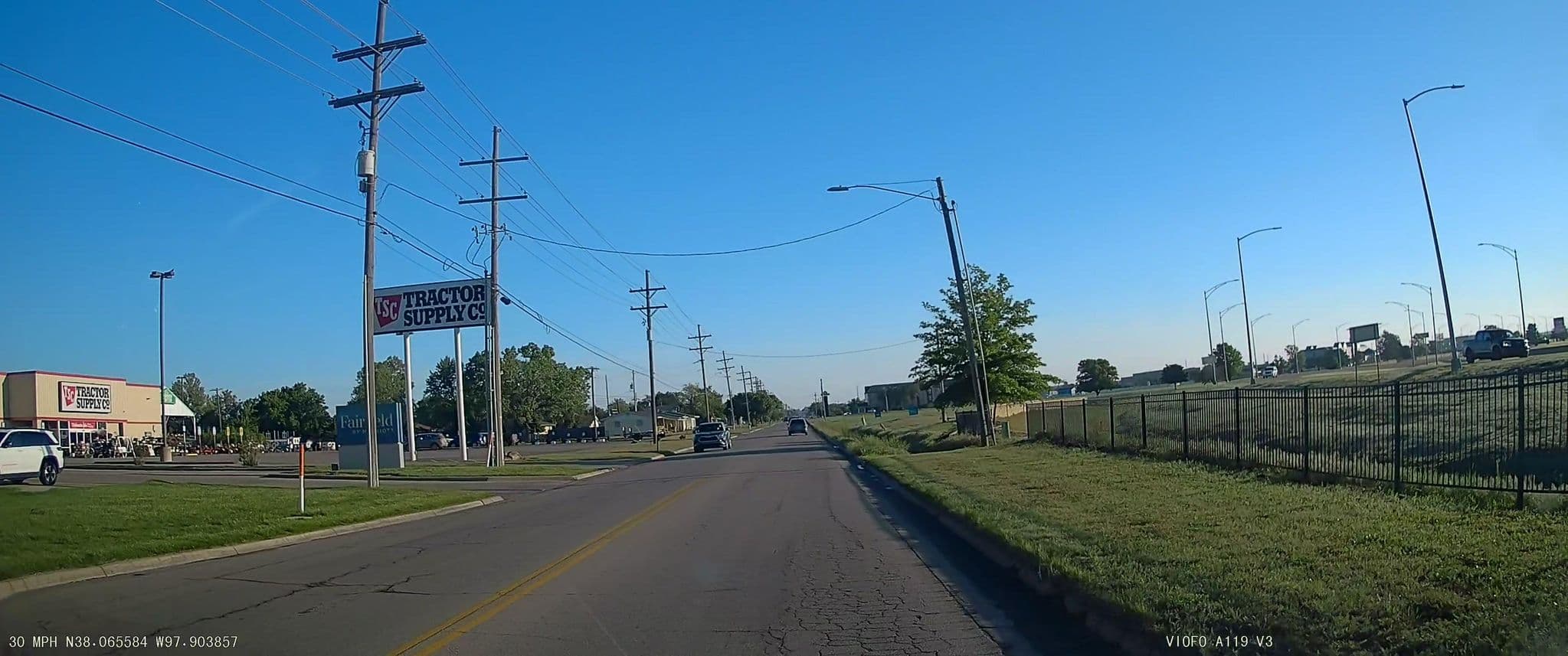 Street view near Fairfield Inn & Suites Hutchinson, Hutchinson — © bundlegut (CC BY-SA · Mapillary)