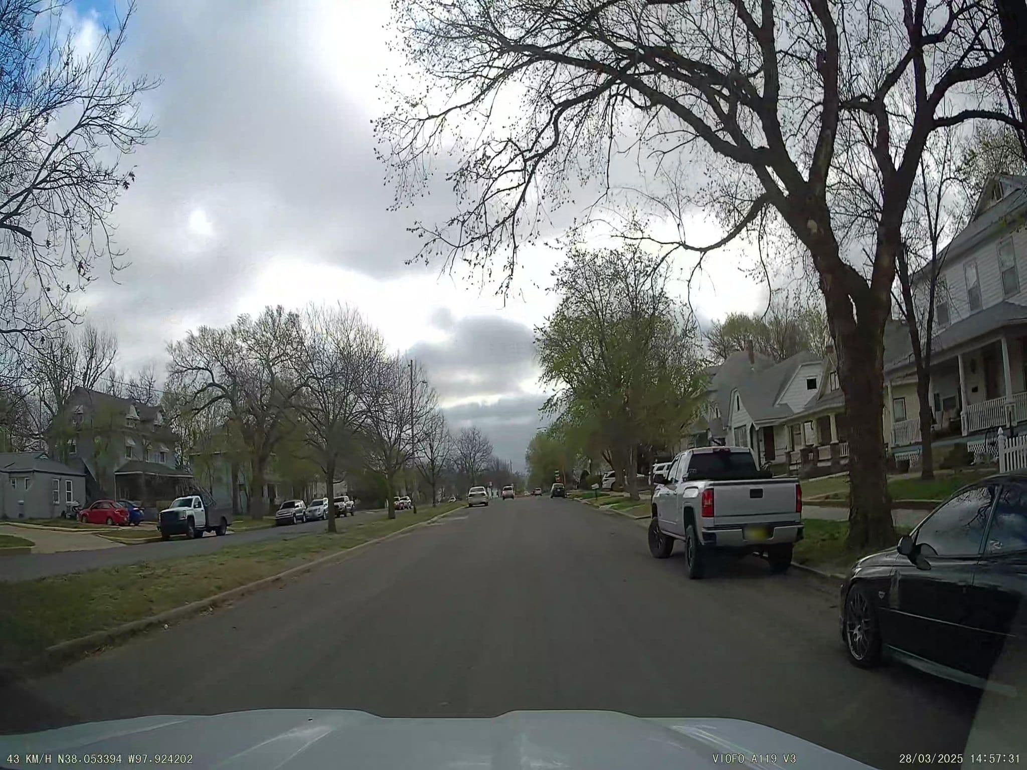 Street view near Painted Garden Bed & Breakfast, Hutchinson — © bundlegut (CC BY-SA · Mapillary)