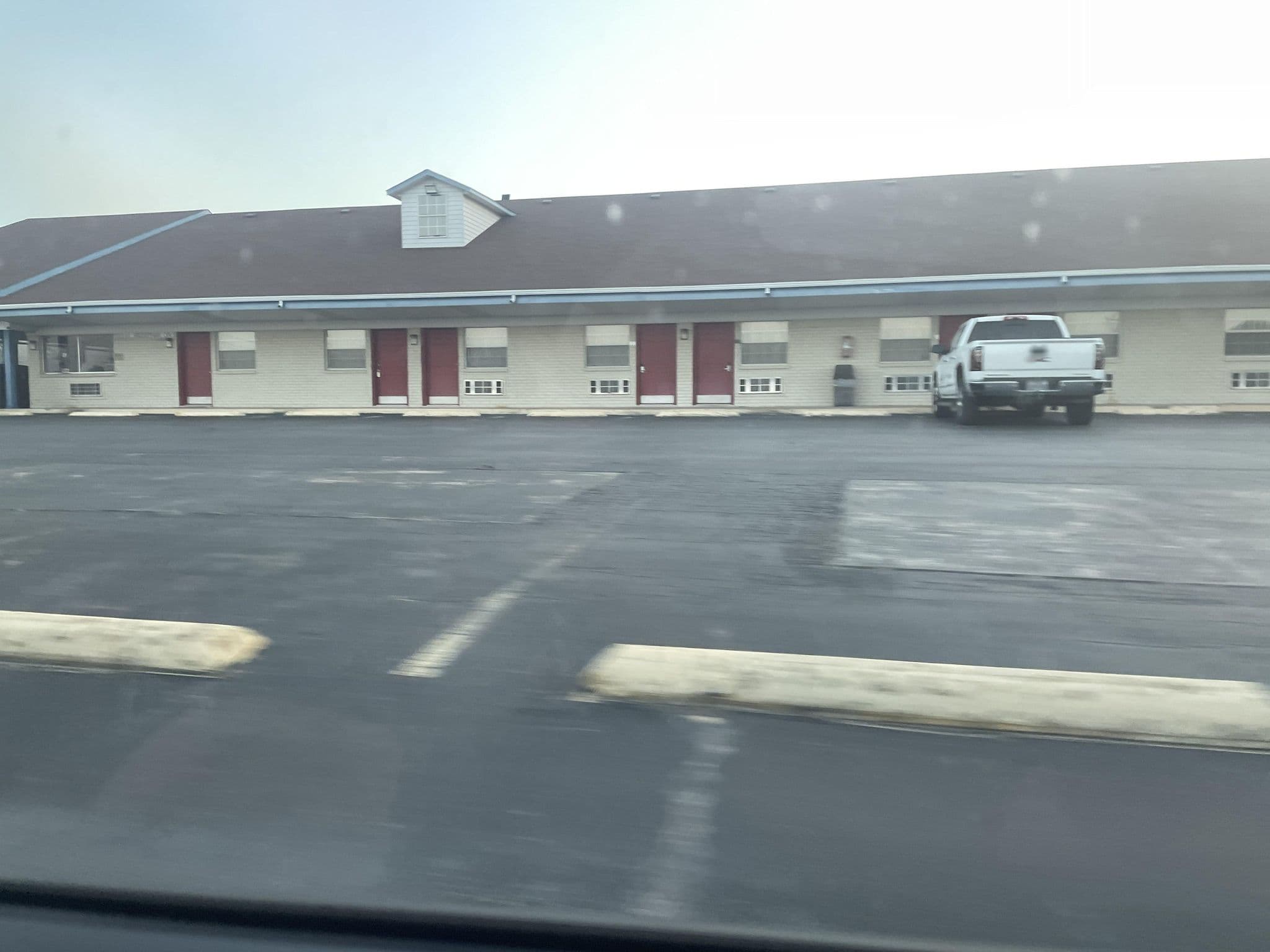 Street view near America's Best Value Inn, Cleburne — © End0fLine (CC BY-SA · Mapillary)