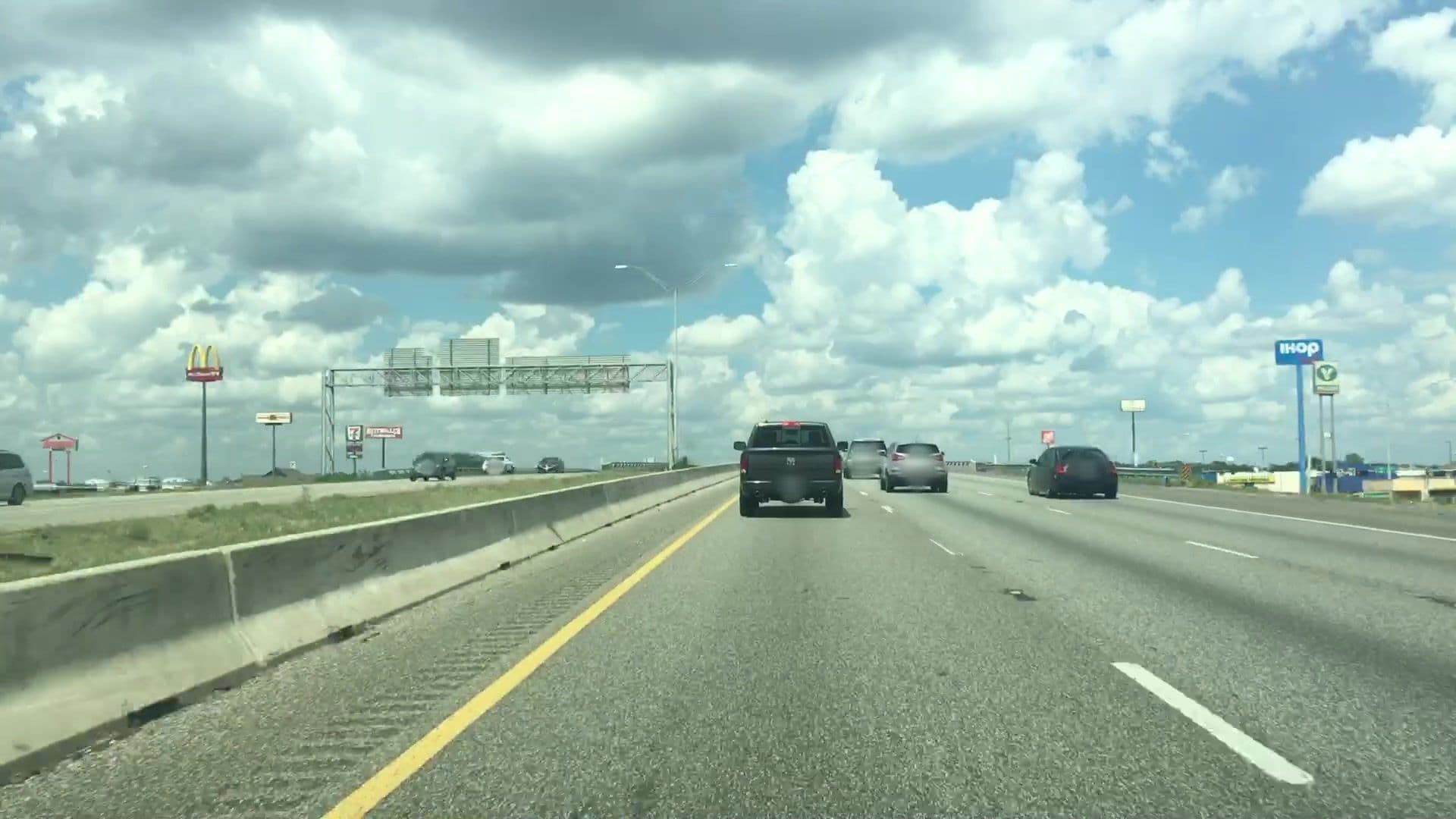Street view near Holiday Inn Northwest Waco, Bellmead — © lvl5 (CC BY-SA · Mapillary)