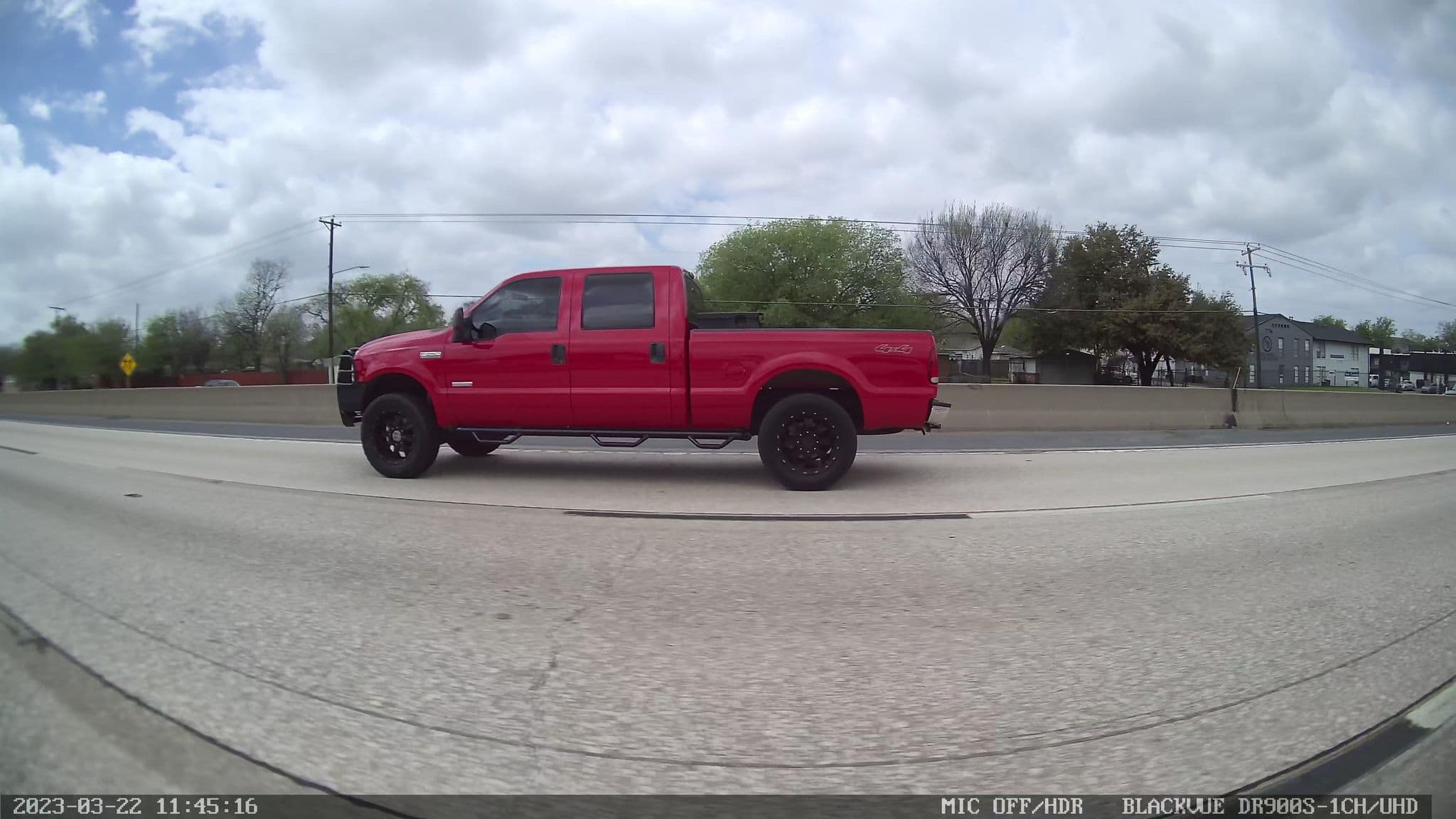 Street view near Red Roof Inn Fort Worth South, Edgecliff Village — © gruzovik (CC BY-SA · Mapillary)