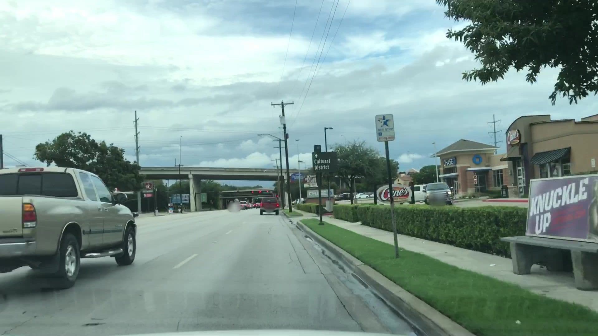 Street view near Days Inn Fort Worth, Fort Worth — © lvl5 (CC BY-SA · Mapillary)