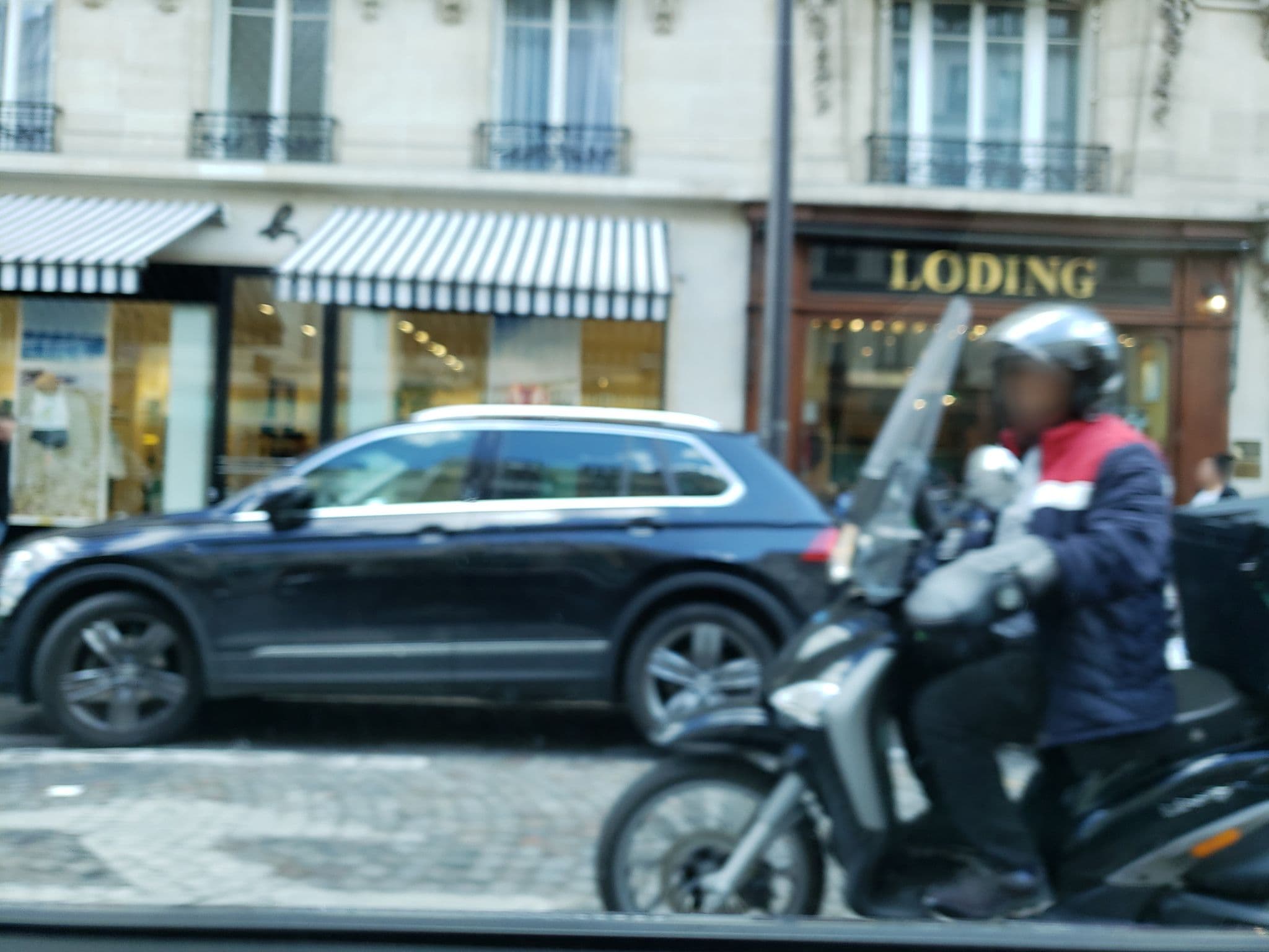 Street view near Hôtel Passy Eiffel, Paris 16 Passy — © mapfool (CC BY-SA · Mapillary)