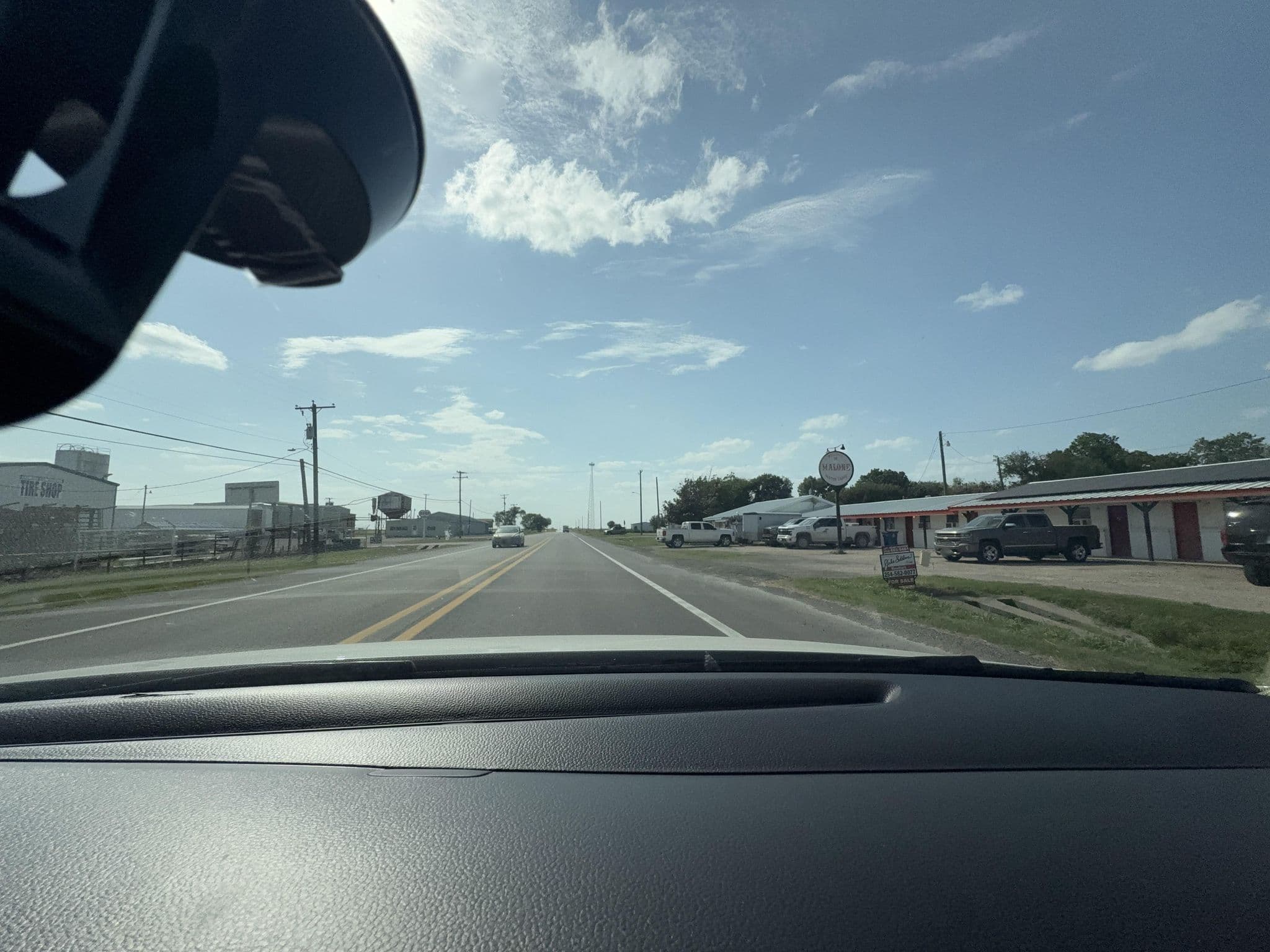 Street view near Malone Motor Lodge, West — © whitecotton (CC BY-SA · Mapillary)