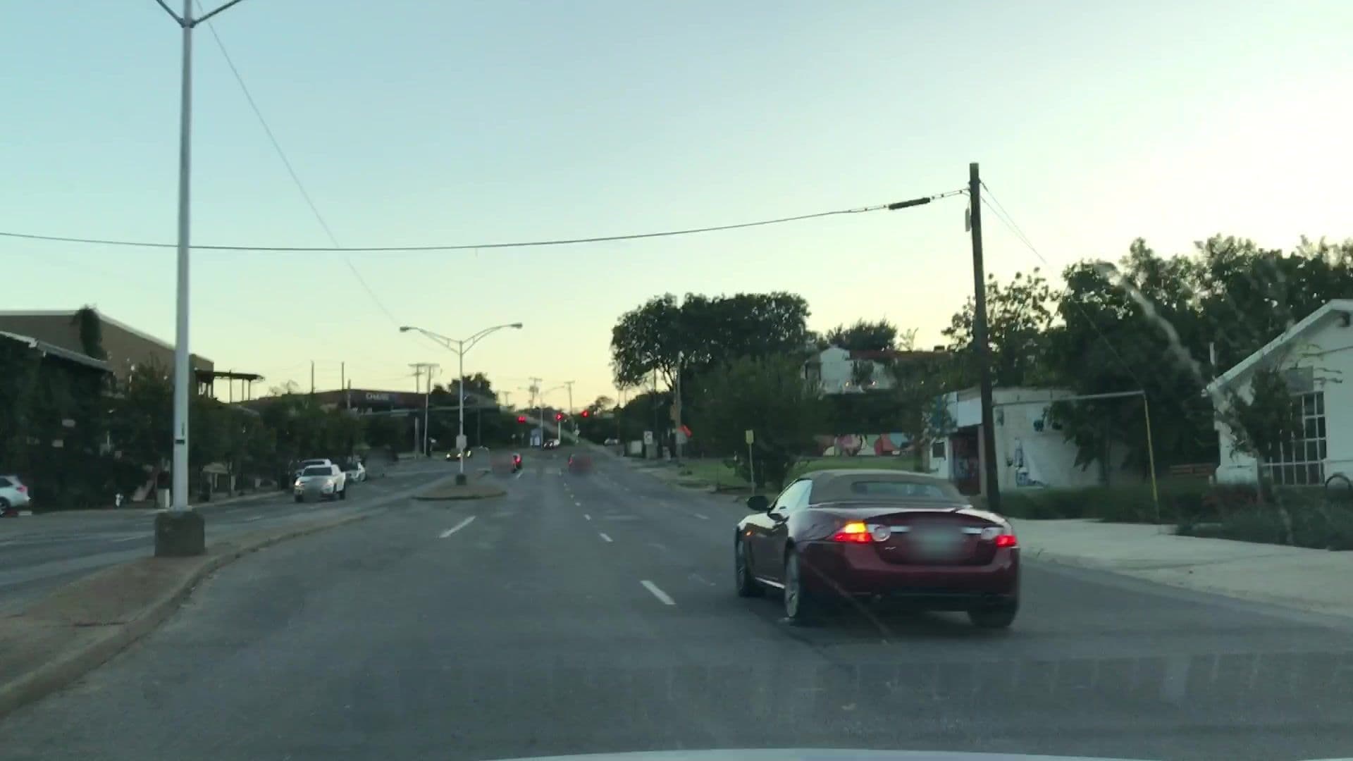 Street view near Alamo Plaza Hotel Courts, Dallas — © lvl5 (CC BY-SA · Mapillary)