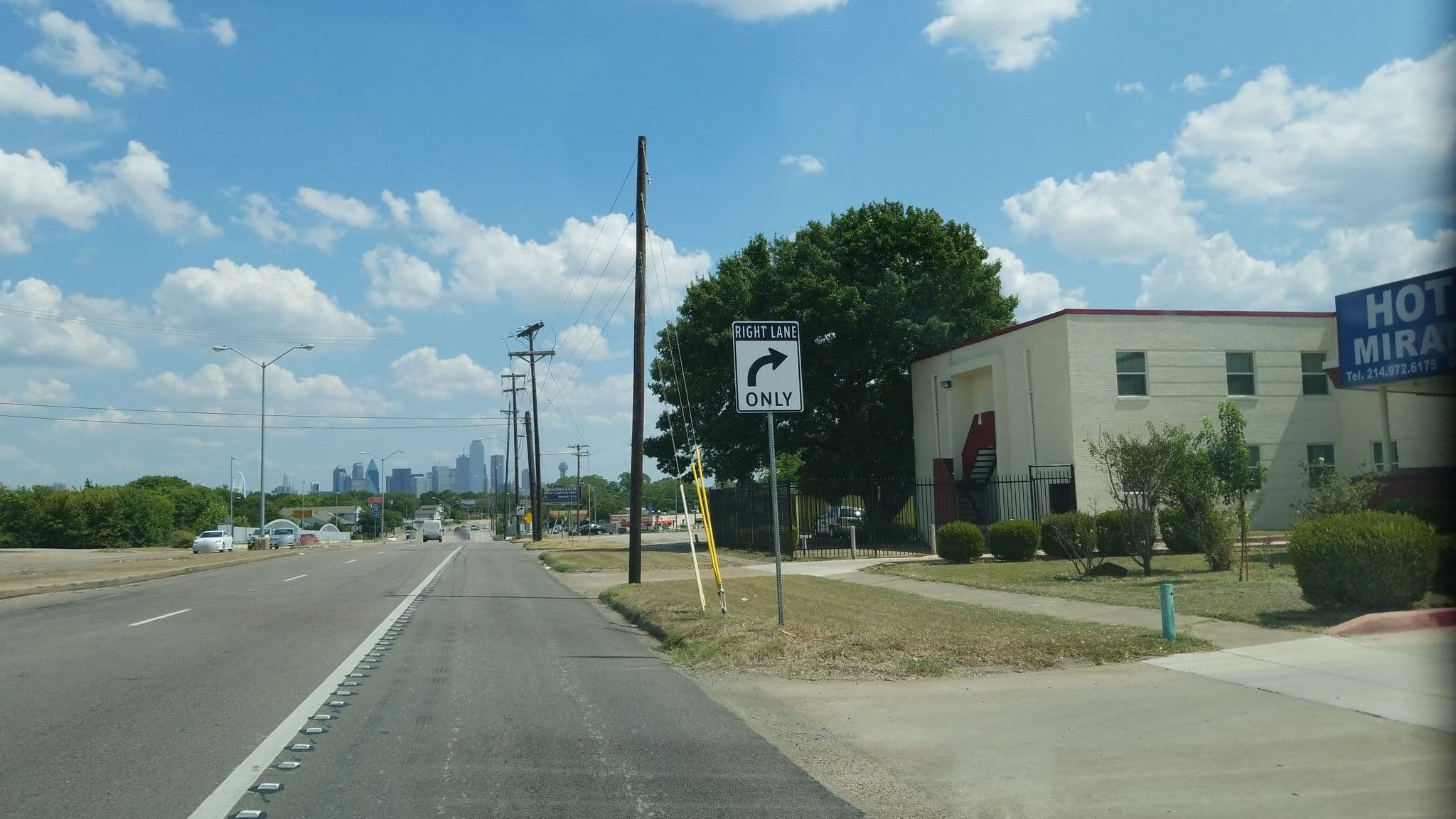 Street view near Miramar Motor Hotel, Cockrell Hill — © charlie7842 (CC BY-SA · Mapillary)