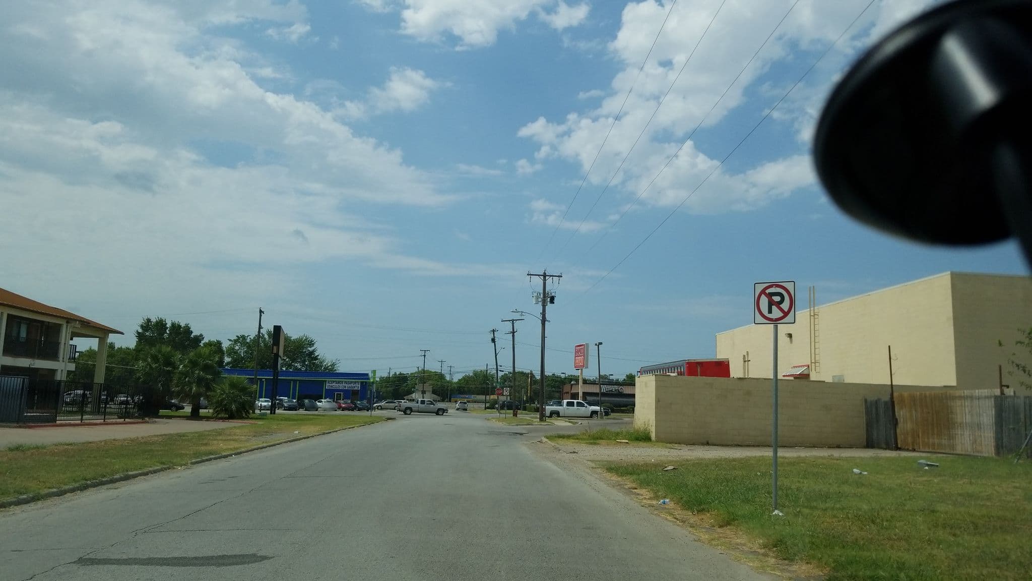 Street view near Delux Inn, Grand Prairie — © charlie7842 (CC BY-SA · Mapillary)
