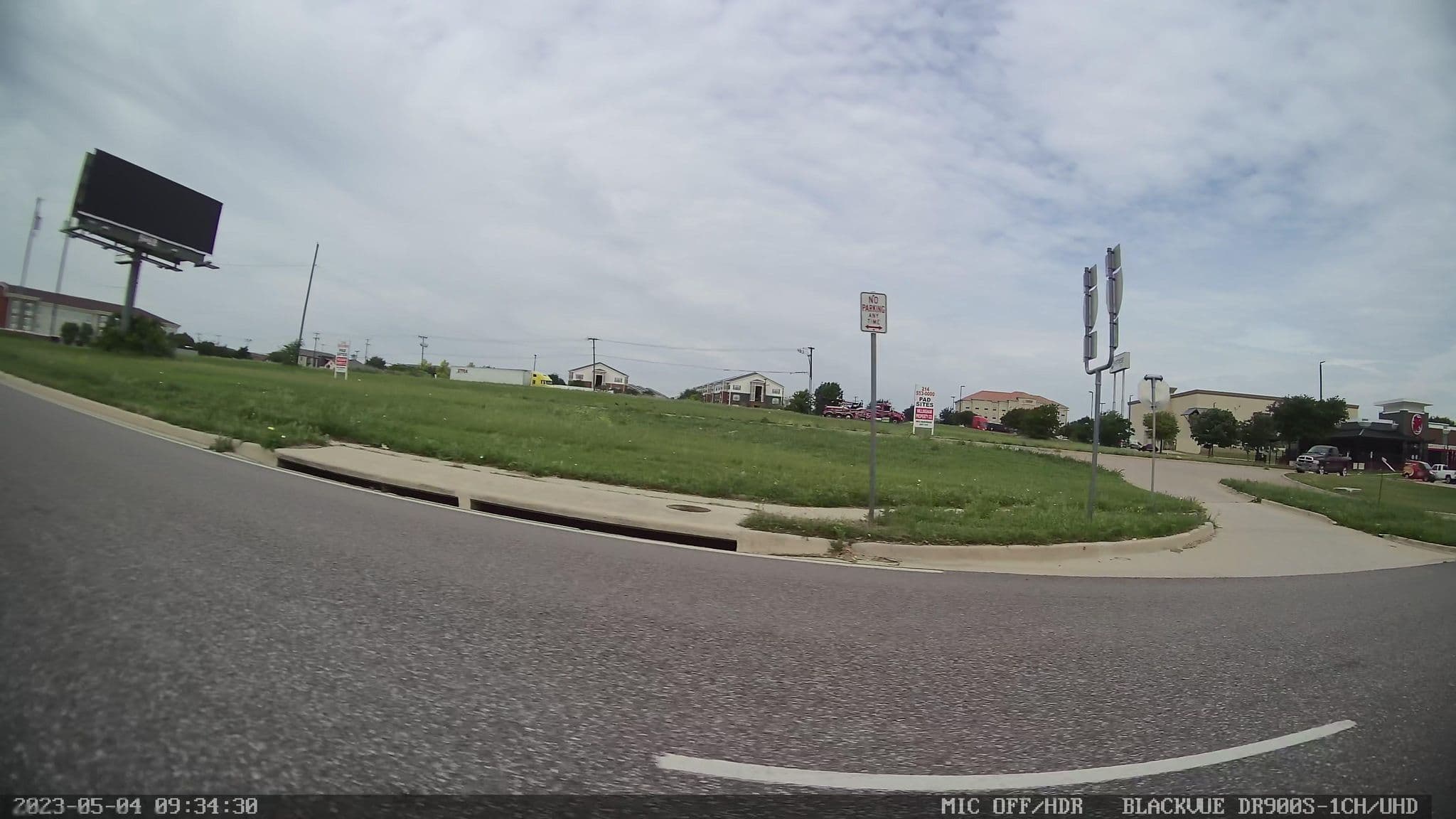 Street view near Complimentary Breakfast, Blue Mound — © gruzovik (CC BY-SA · Mapillary)
