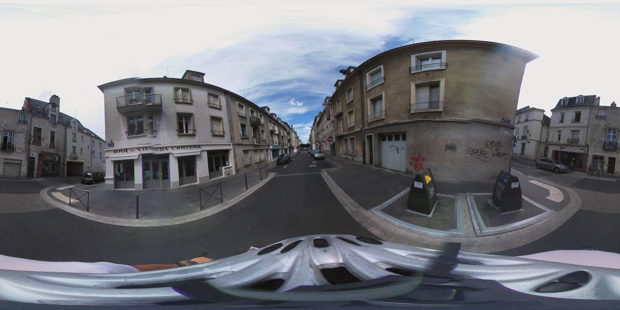 Street view near Ferdinand Hôtel, La Riche — © estevan (CC BY-SA · Mapillary)