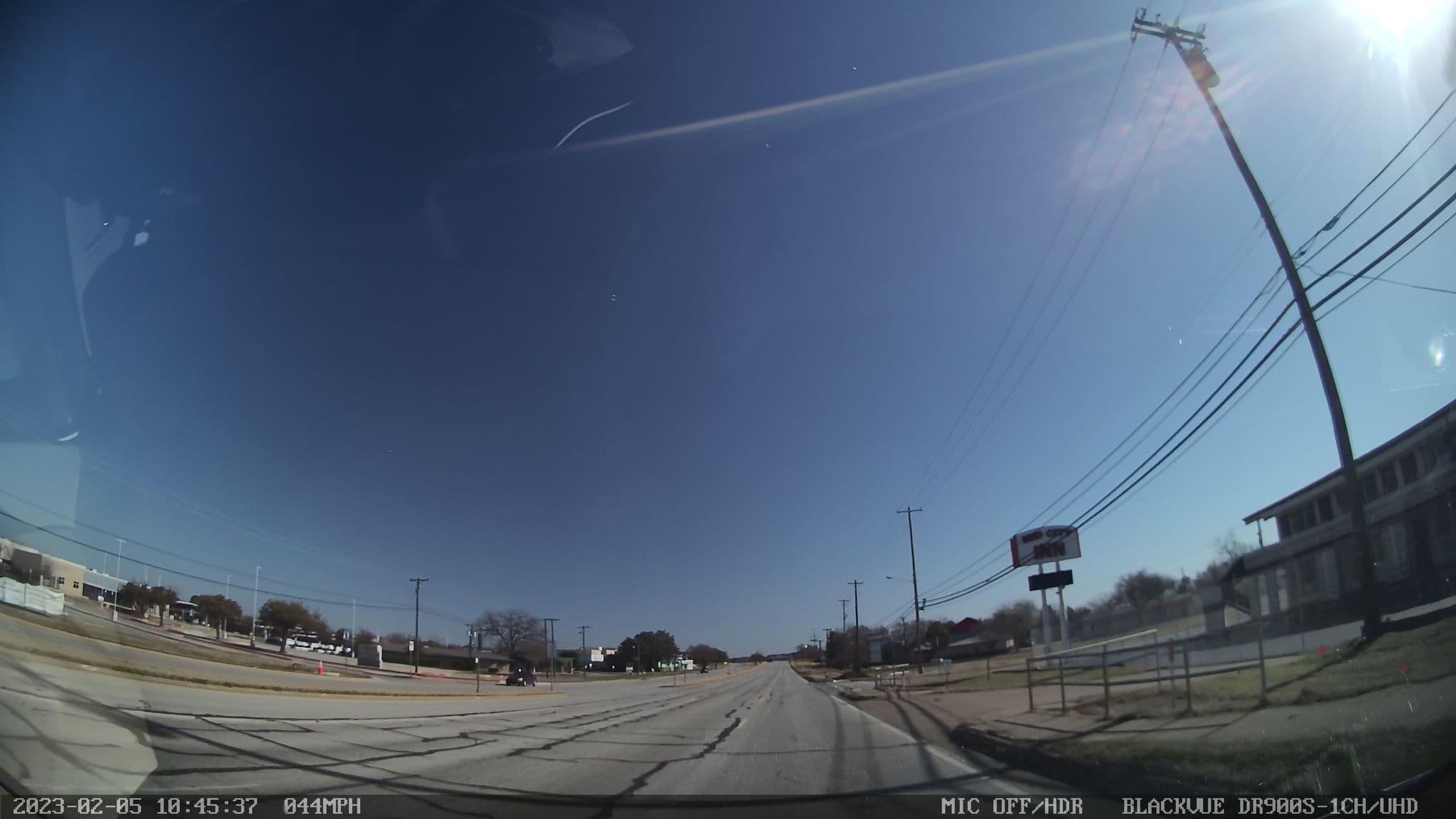 Street view near Mid city inn, Euless — © gruzovik (CC BY-SA · Mapillary)